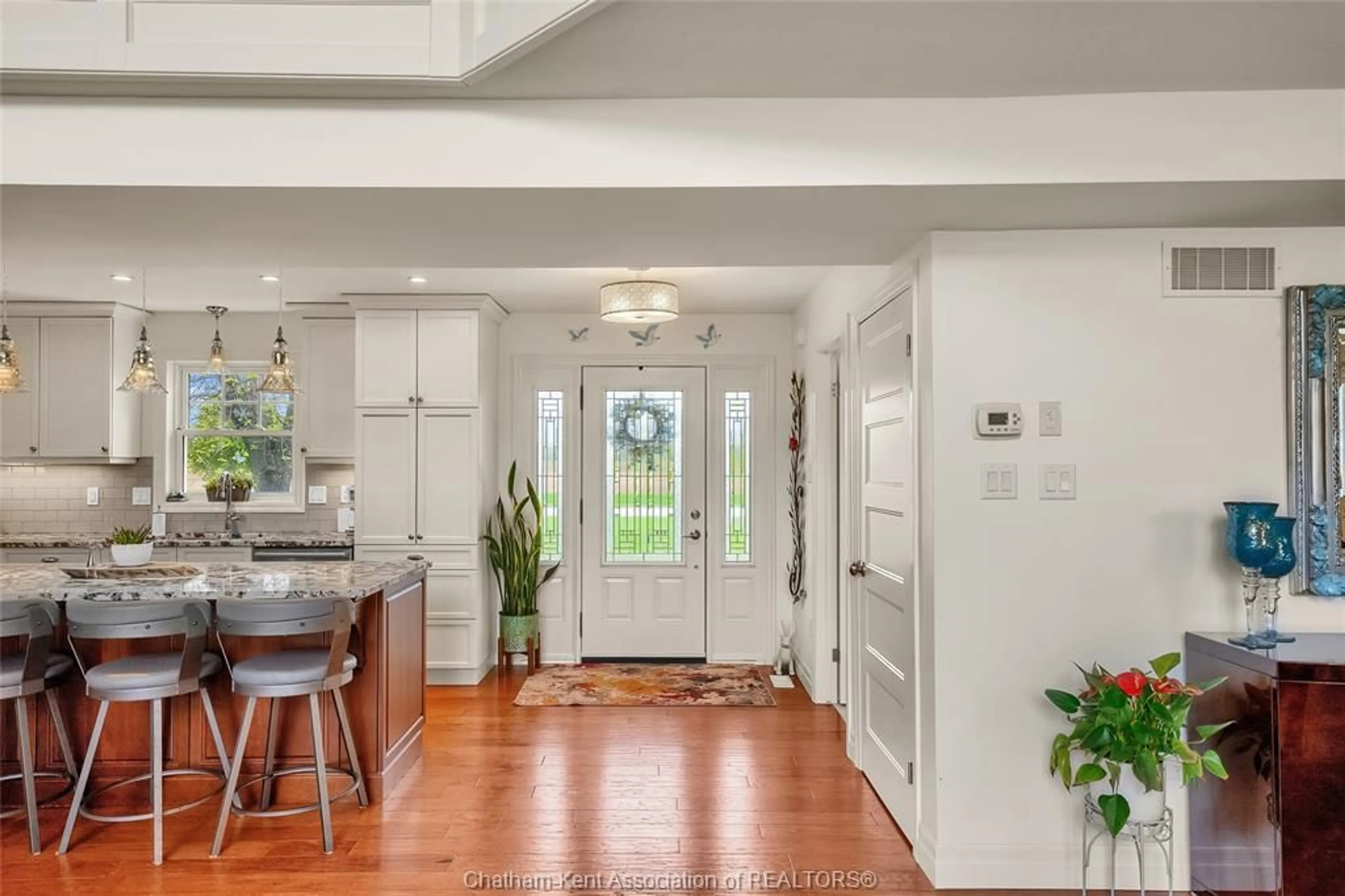 Indoor entryway for 18334 MARINE PARK Dr, Morpeth Ontario N0P 1X0