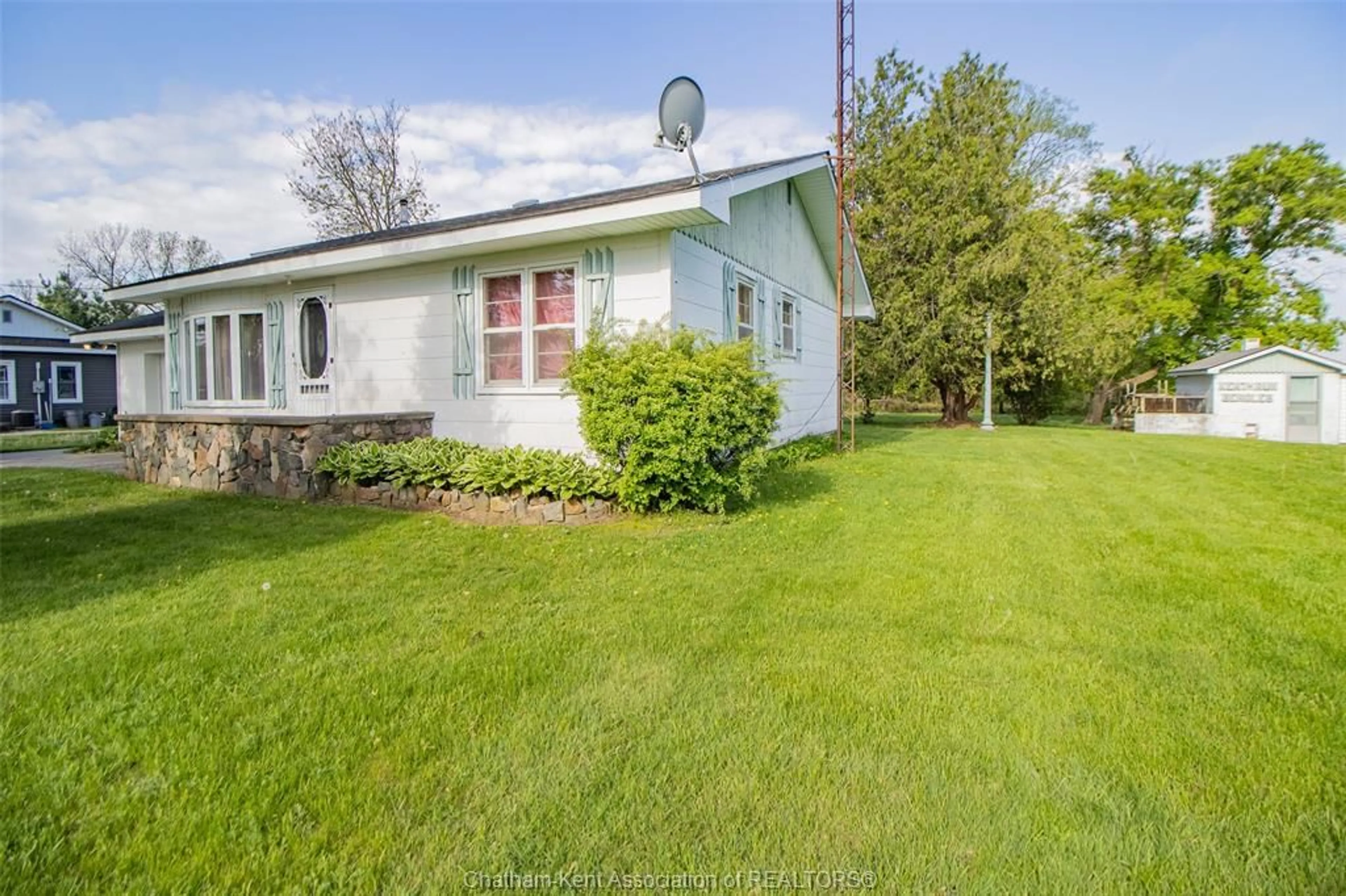 A pic from outside/outdoor area/front of a property/back of a property/a pic from drone, unknown for 30246 WEST BOTHWELL Rd, Bothwell Ontario N0P 1C0