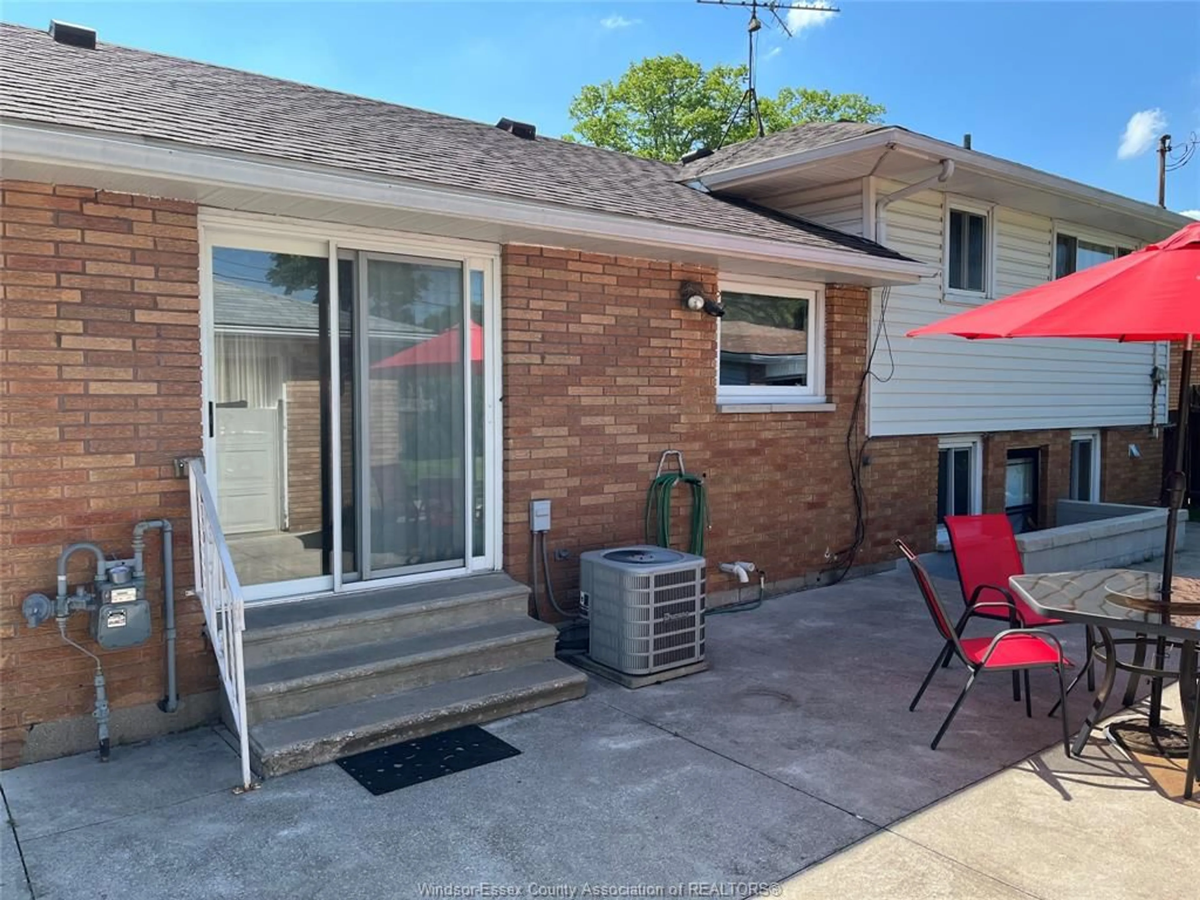 Unknown for 988 FRANK, Windsor Ontario N8S 3P5