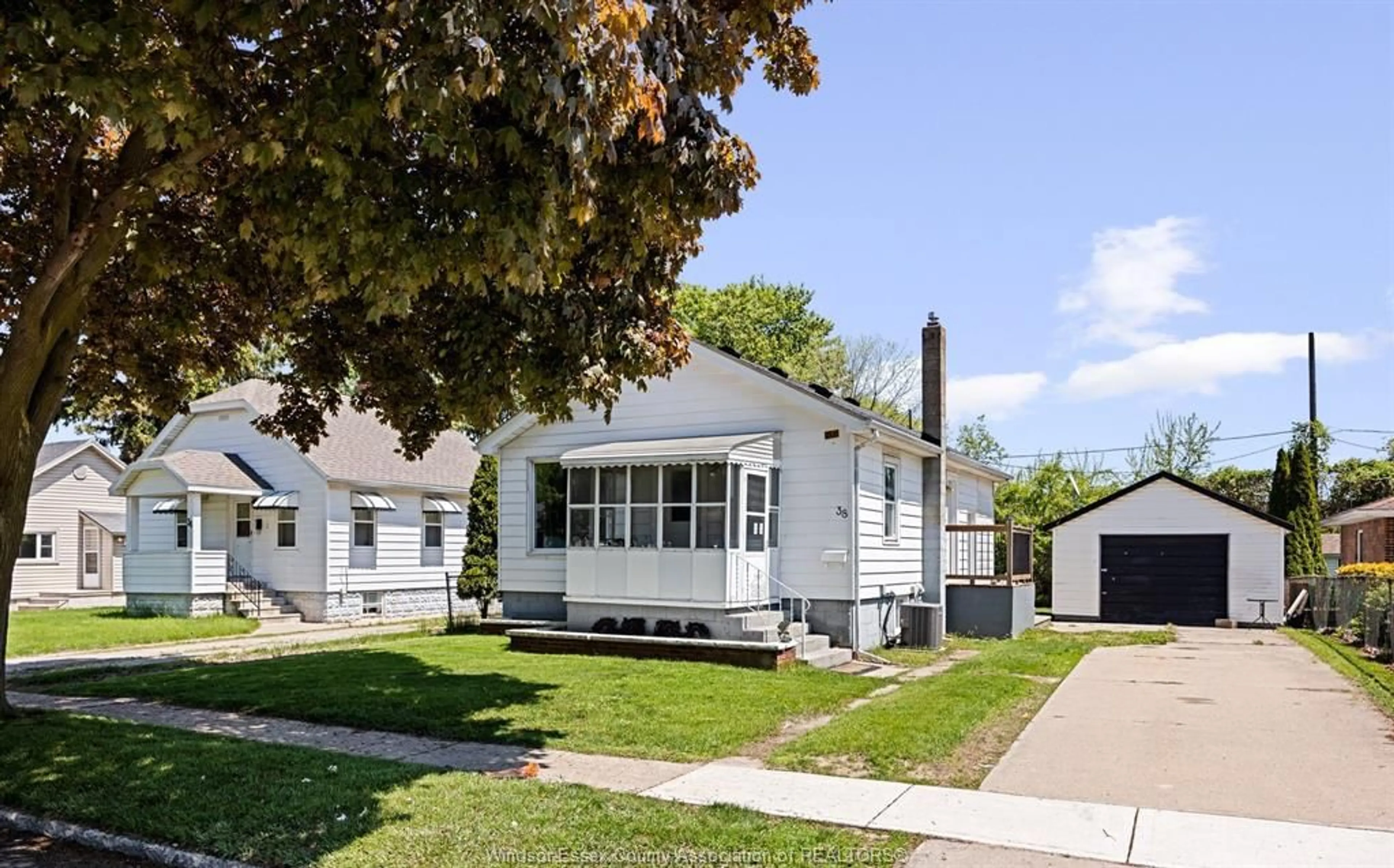 Home with vinyl exterior material, street for 38 WESTMORELAND, Leamington Ontario N8H 3P3