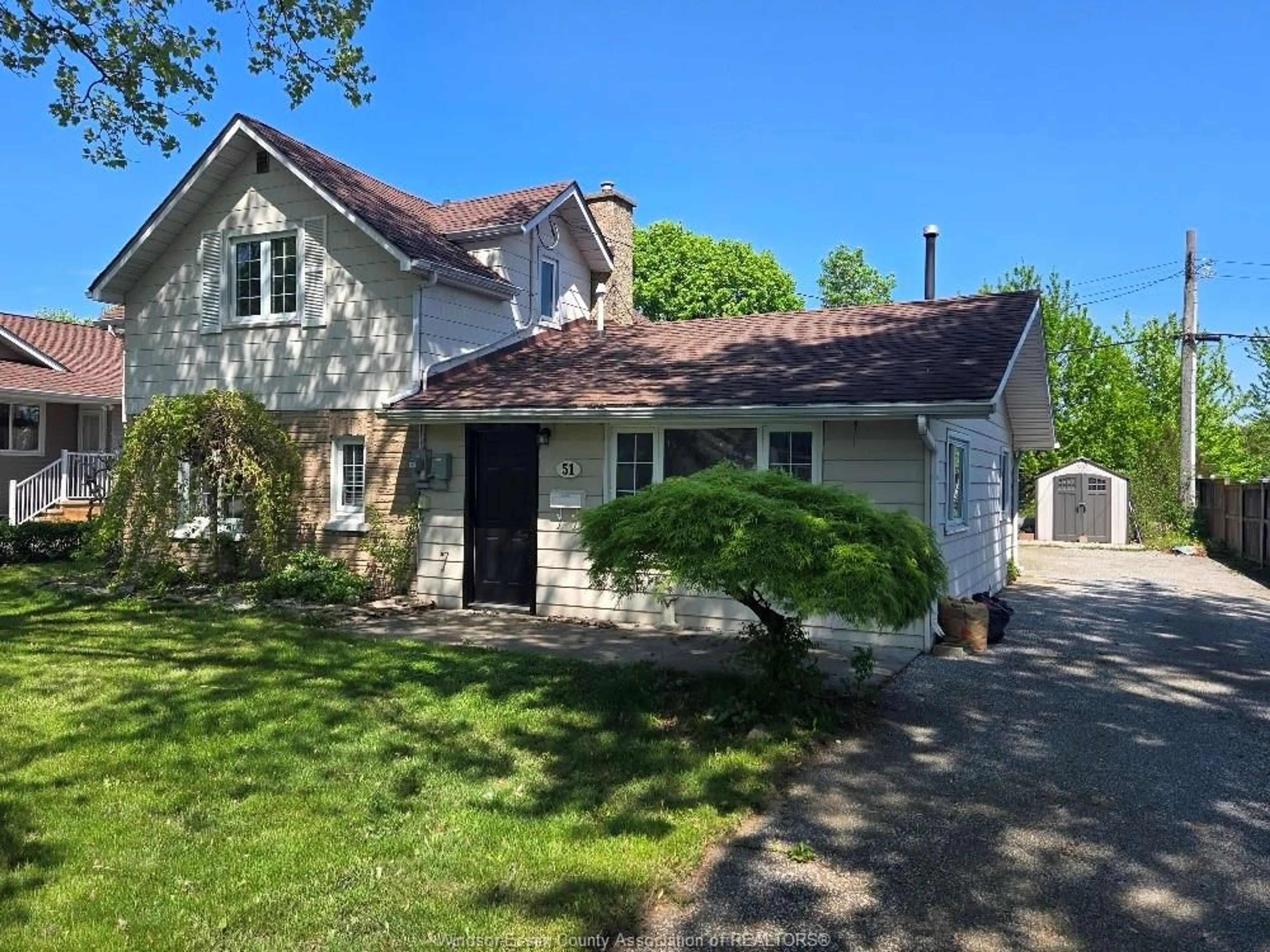 A pic from outside/outdoor area/front of a property/back of a property/a pic from drone, street for 51 BALACLAVA St, Amherstburg Ontario N9V 2G5