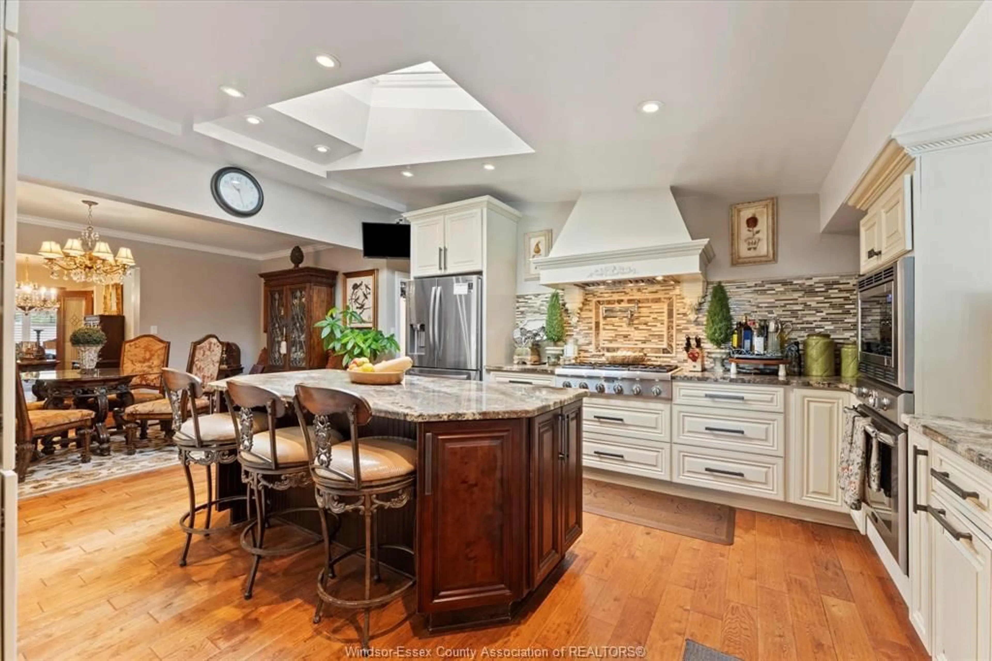 Open concept kitchen, ceramic/tile floor for 165 SIMCOE St, Amherstburg Ontario N9V 1M2