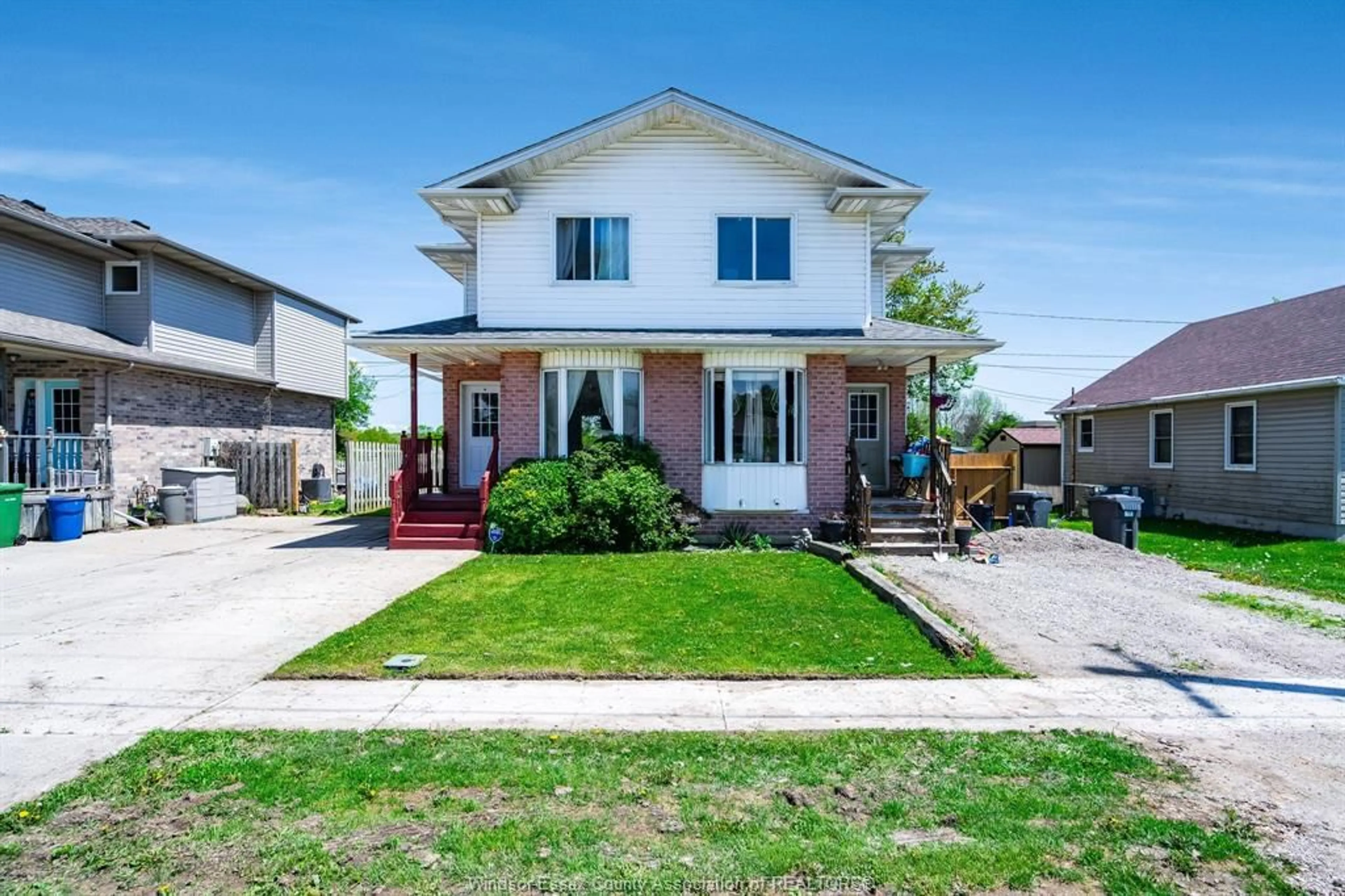 Home with brick exterior material, street for 188 ARTHUR St, Essex Ontario N0R 1G0
