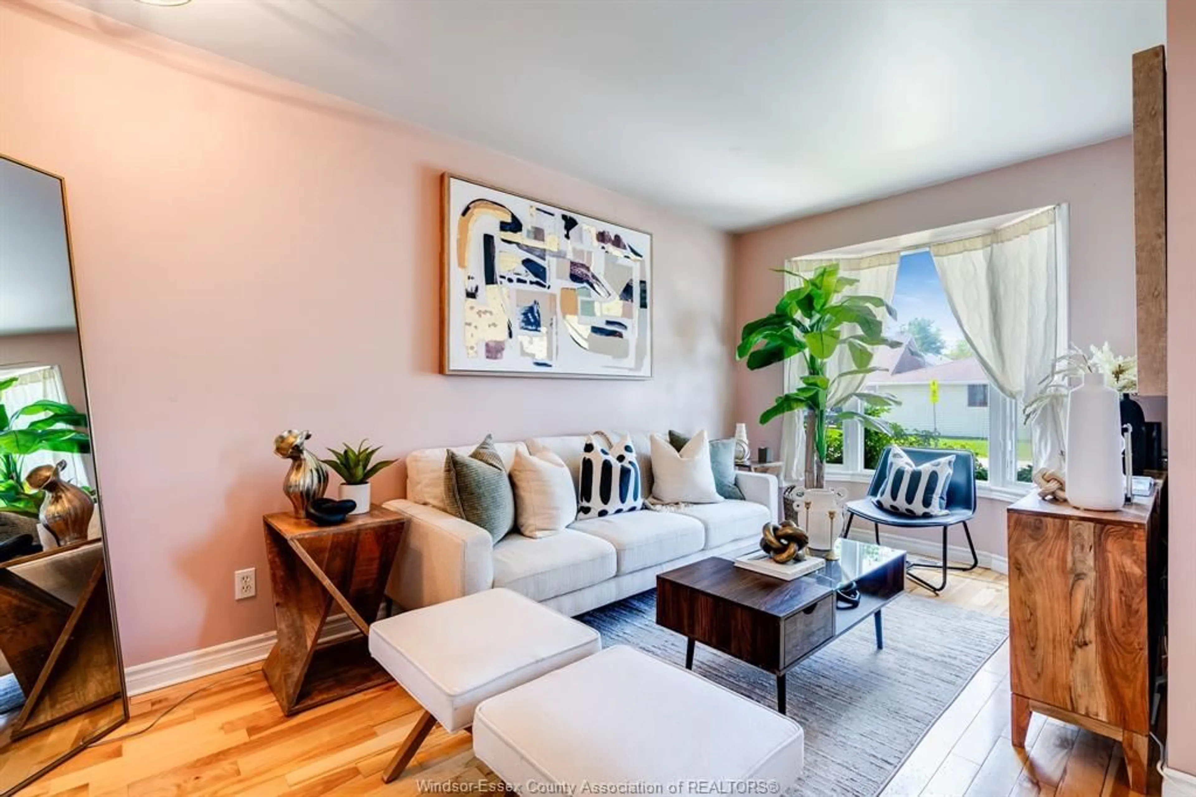 Living room with furniture, unknown for 188 ARTHUR St, Essex Ontario N0R 1G0