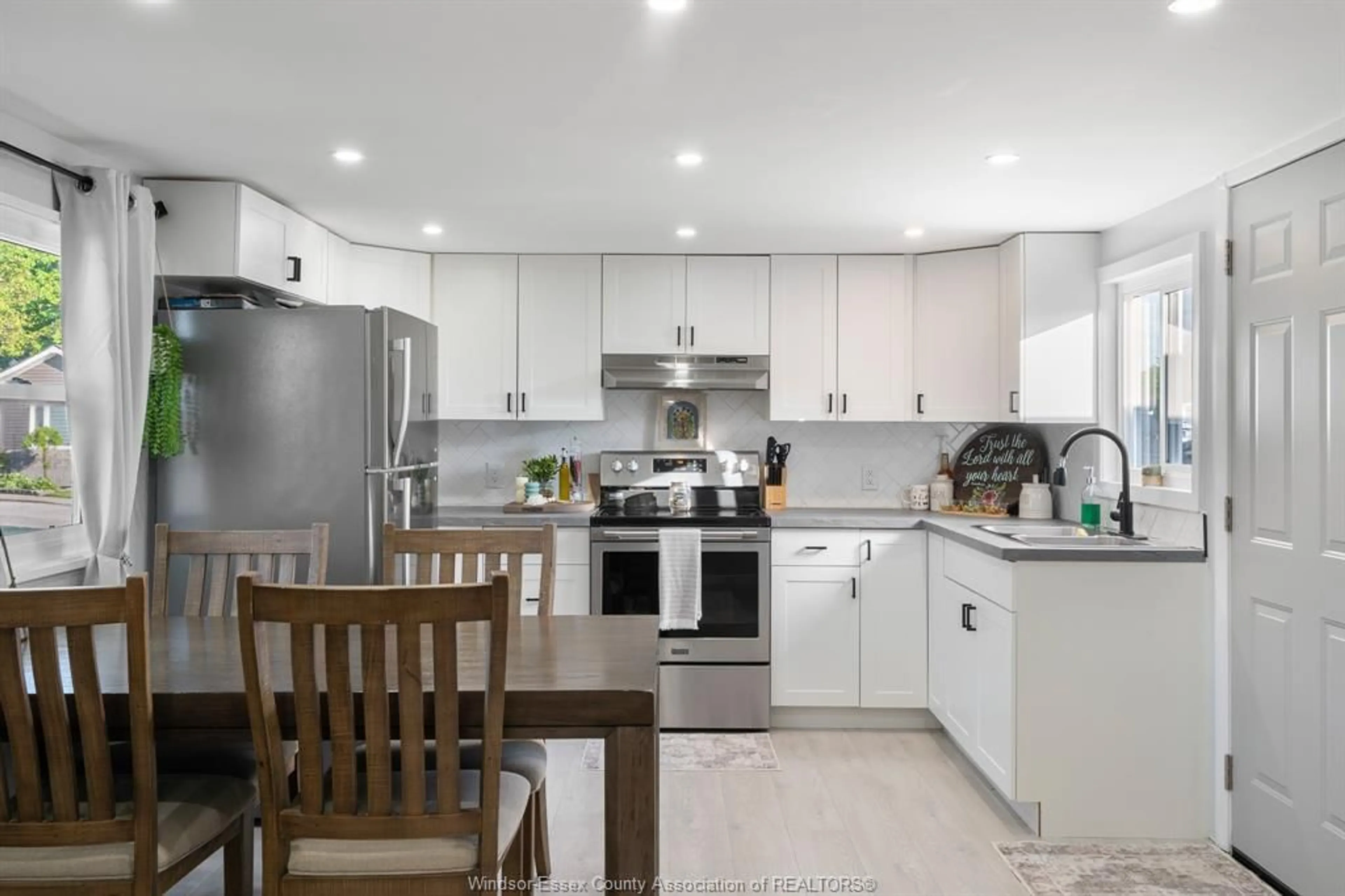 Open concept kitchen, unknown for 56 WILDER Dr, Lakeshore Ontario N8N 2S3