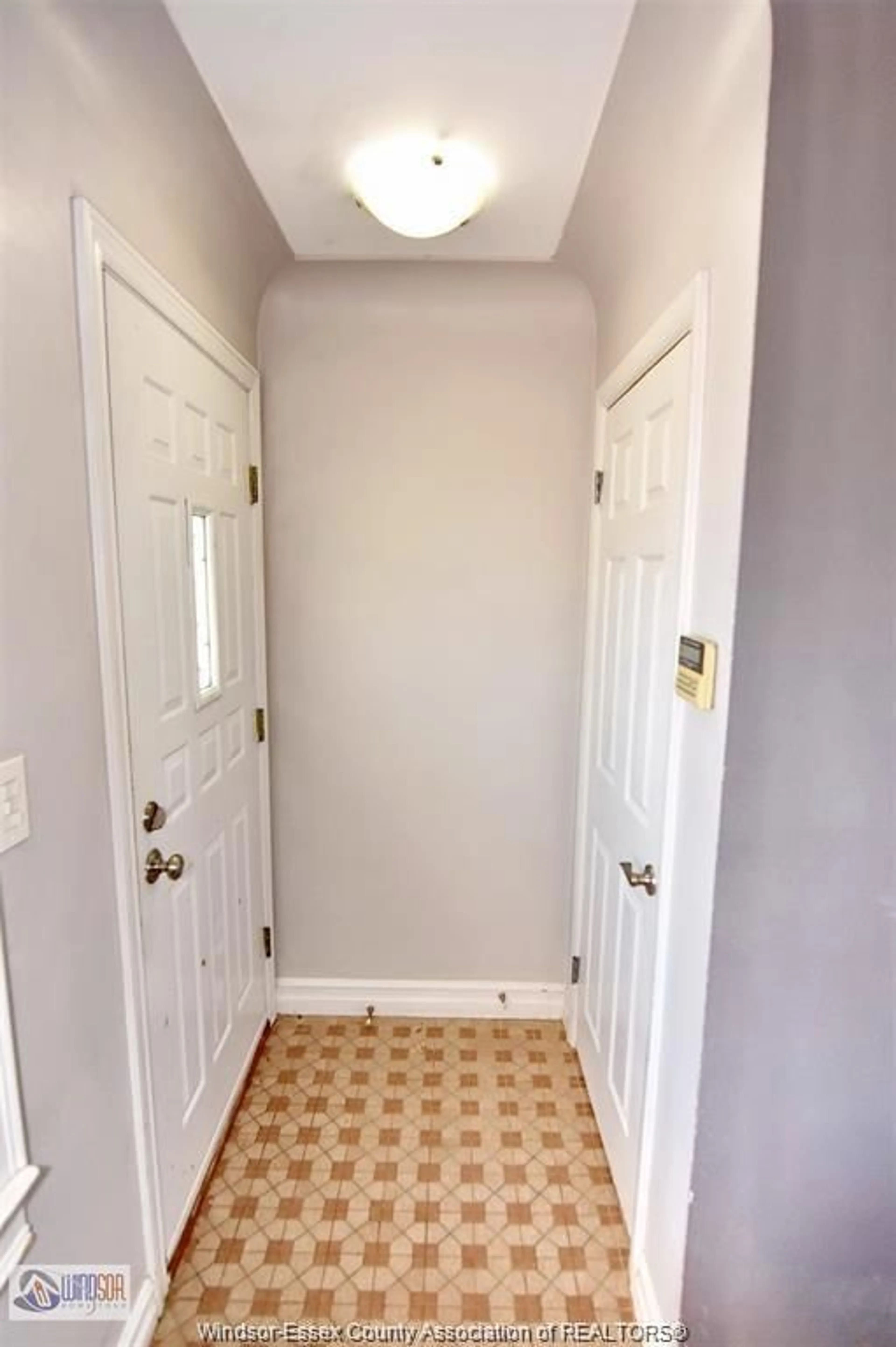 Indoor entryway for 3229 VIRGINIA PARK, Windsor Ontario N9B 2C4