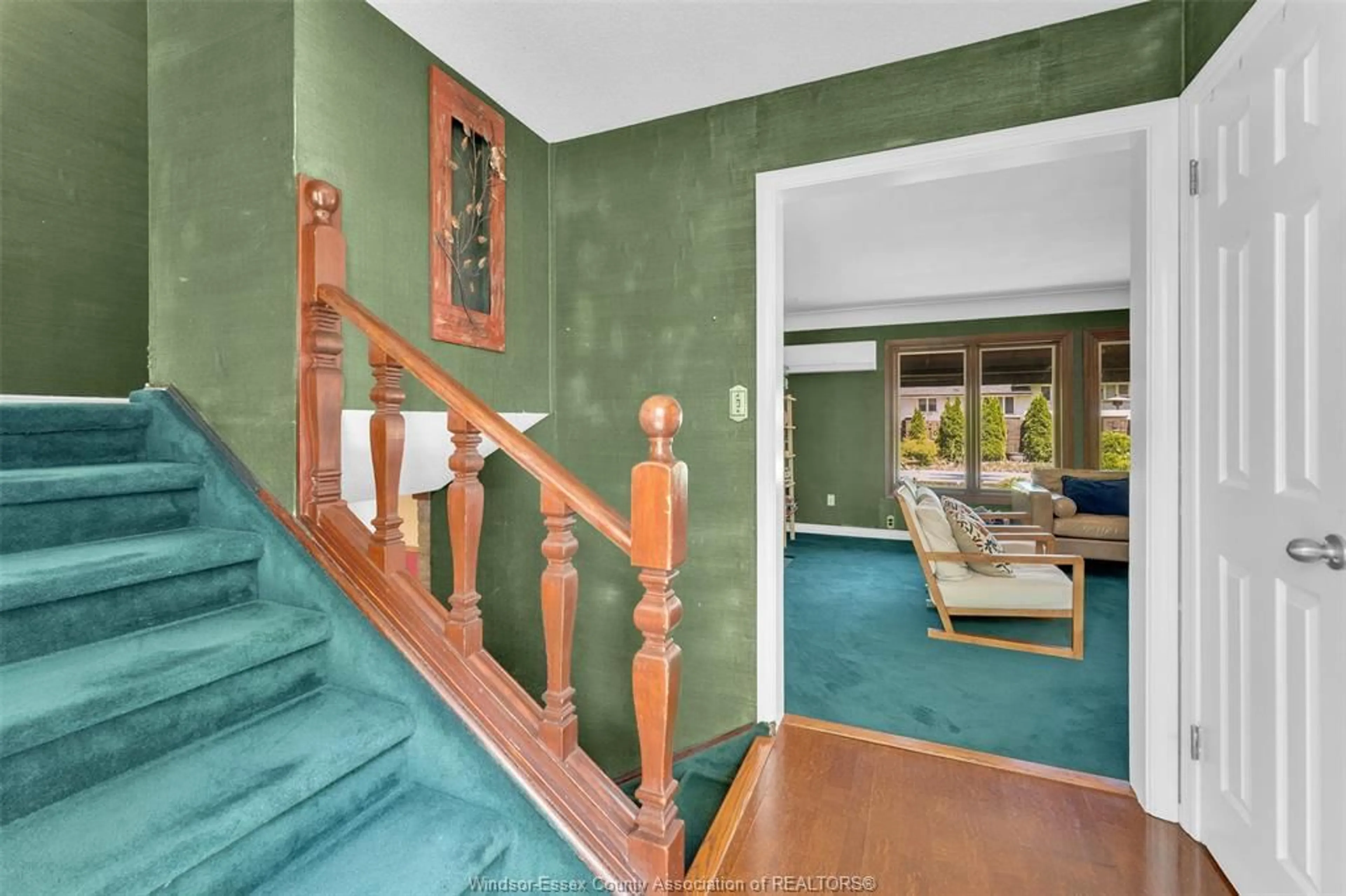 Indoor foyer for 3510 CHURCH St, Windsor Ontario N9E 1V8