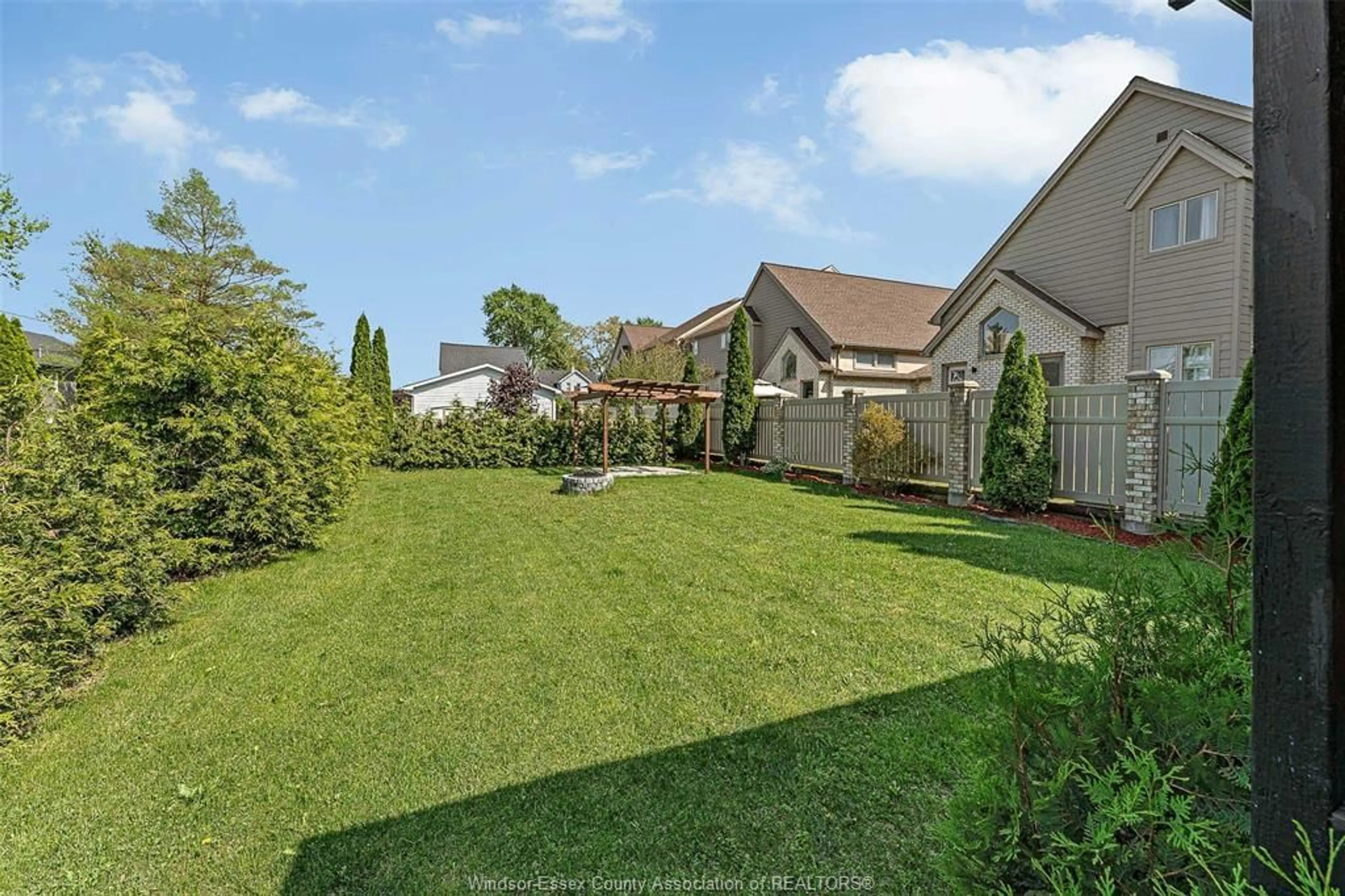 A pic from outside/outdoor area/front of a property/back of a property/a pic from drone, unknown for 75 PARE Lane, LaSalle Ontario N9J 1W3