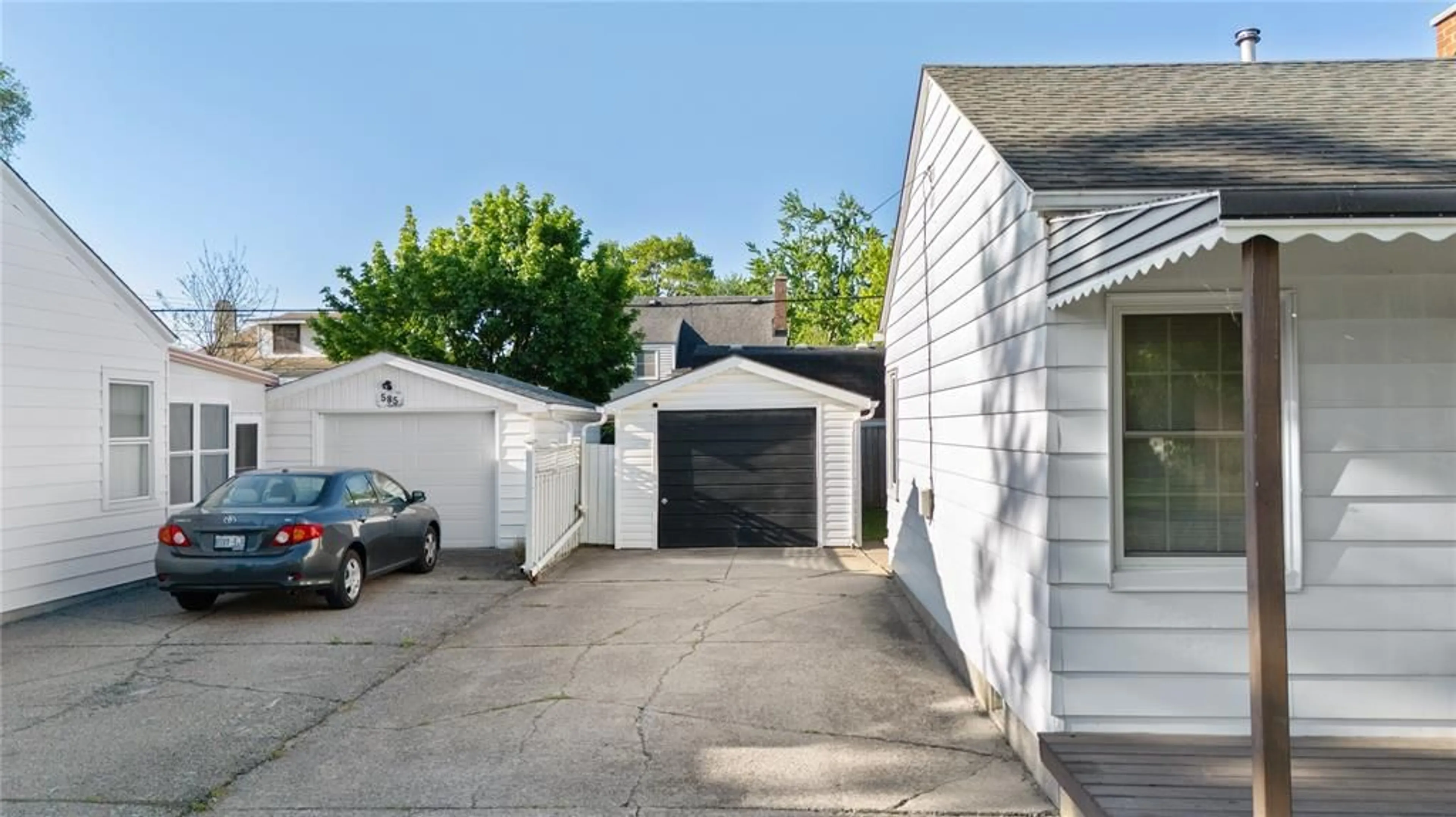 Unknown for 581 CROMWELL St, Sarnia Ontario N7T 3Z5