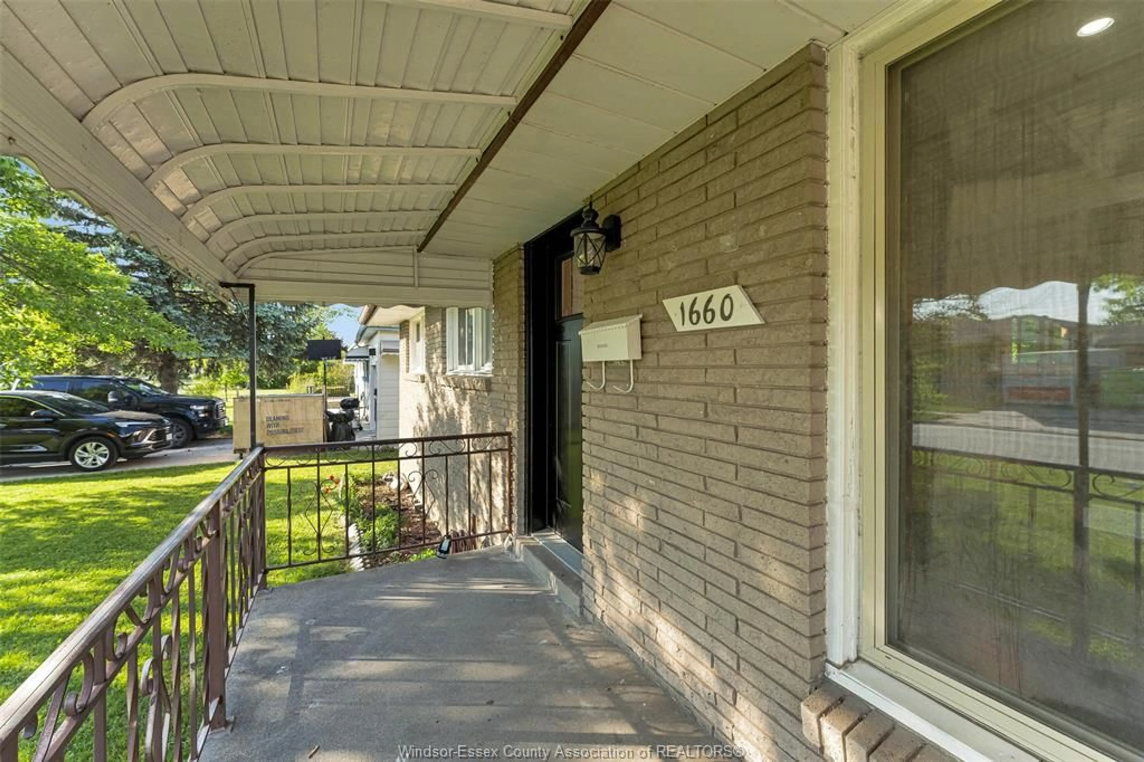 Patio, street for 1660 EVERTS Ave, Windsor Ontario N9B 3E5