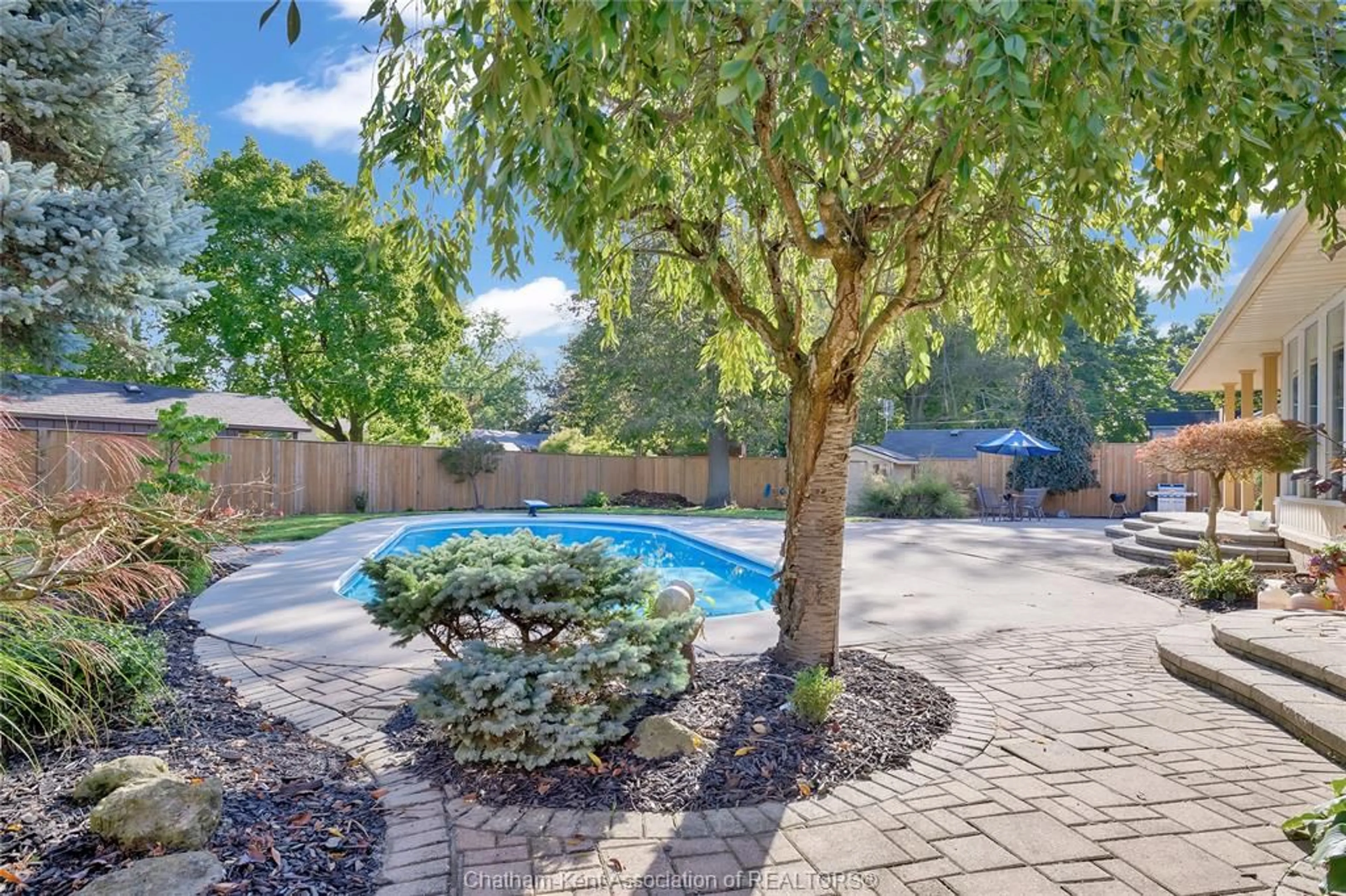 Pool for 79 Lynnwood Ave, Chatham Ontario N7M 5J4