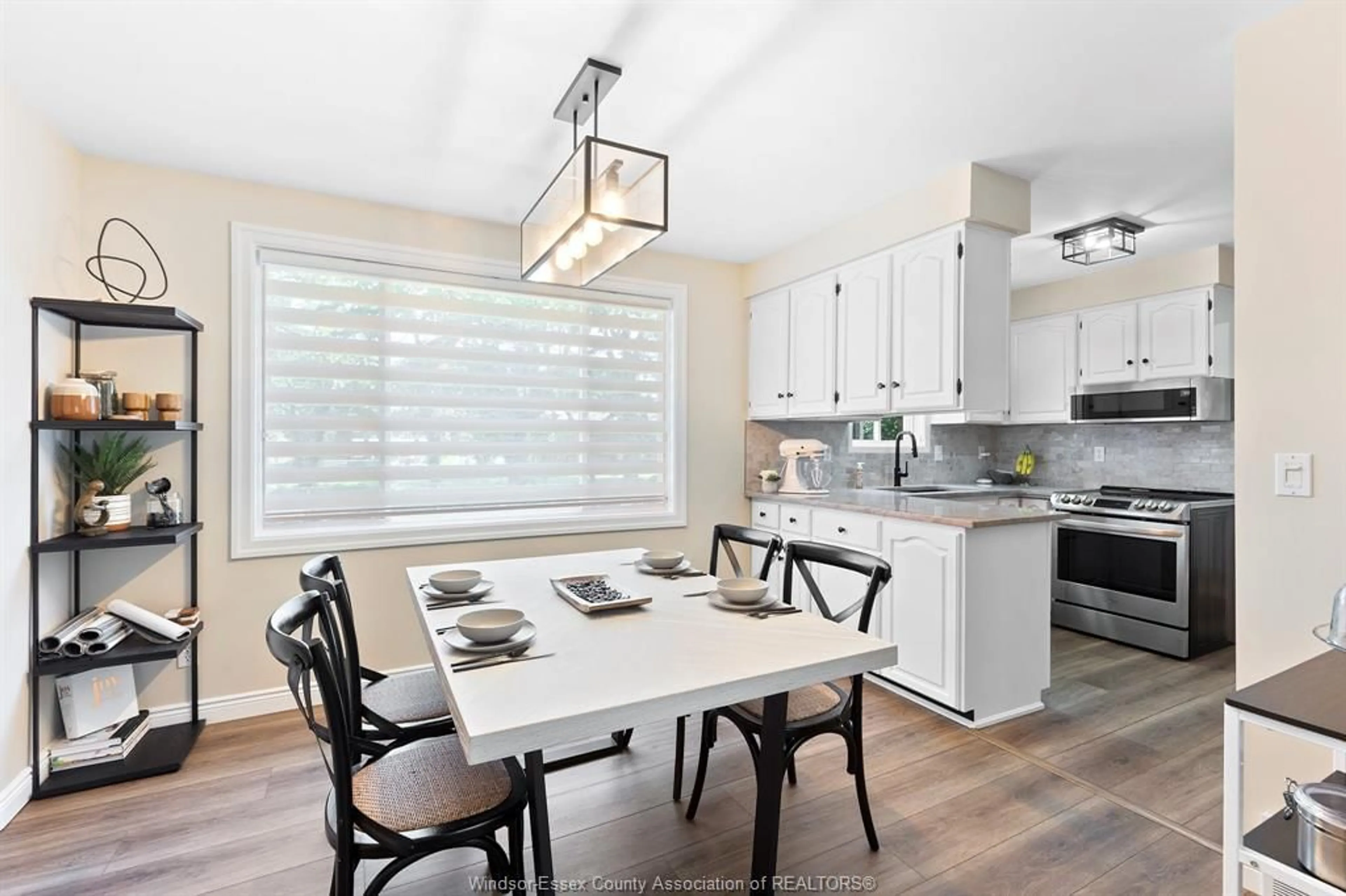 Open concept kitchen, unknown for 584 GAUTHIER, Tecumseh Ontario N8N 3R2