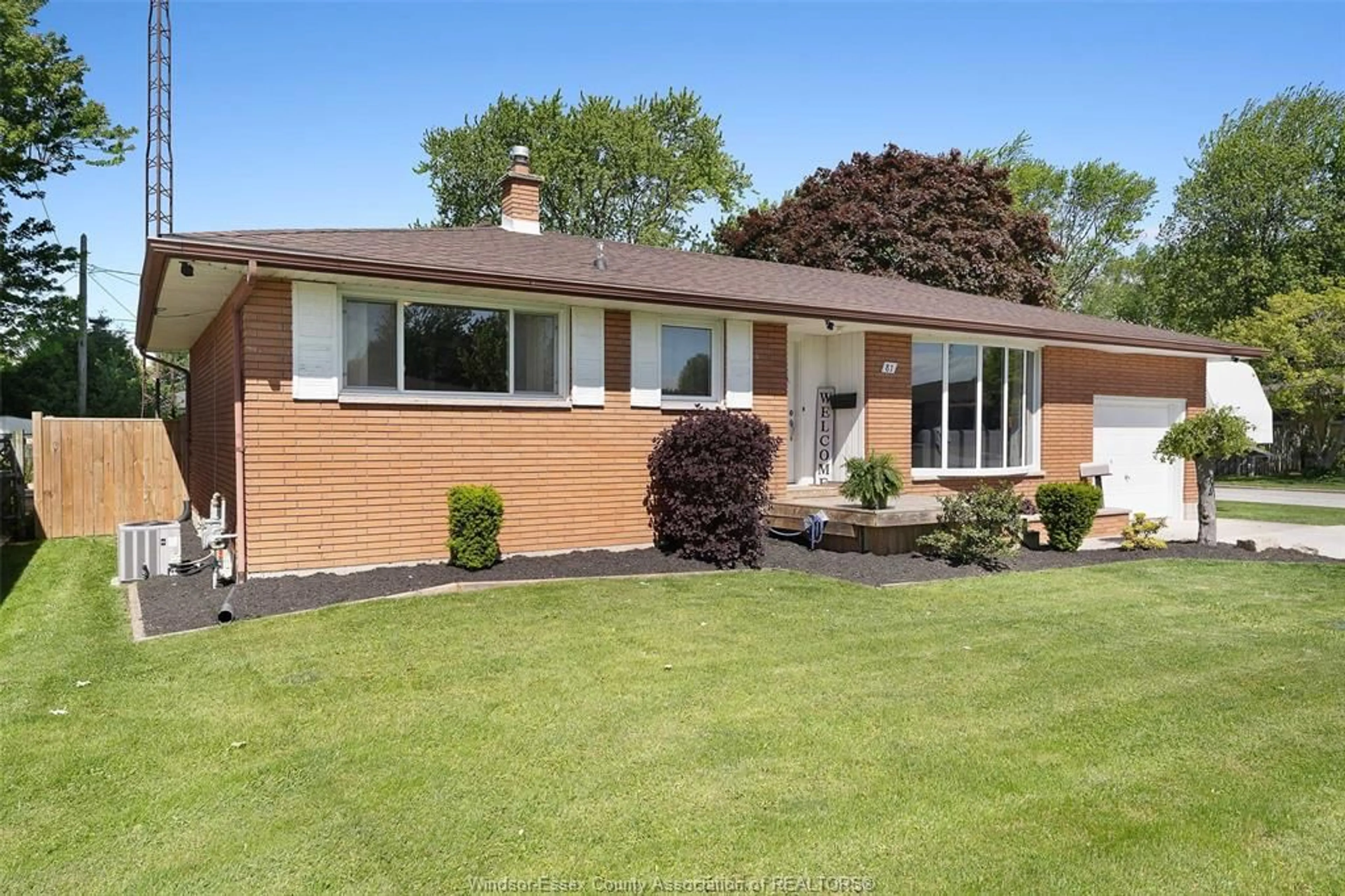 Home with brick exterior material, street for 81 DANFORTH Ave, Leamington Ontario N8H 1R7