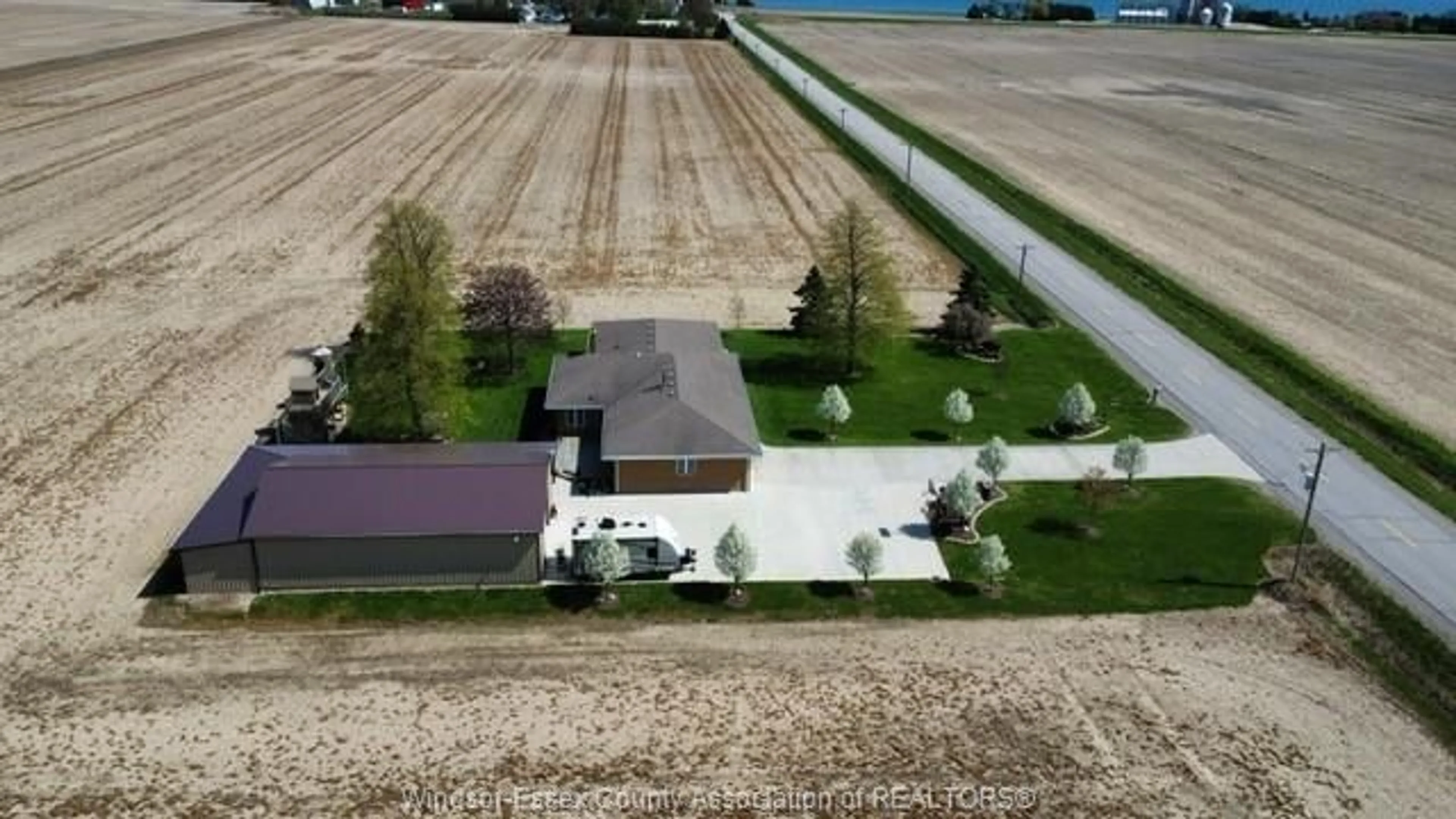 A pic from outside/outdoor area/front of a property/back of a property/a pic from drone, street for 20357 Port Rd, Merlin Ontario N0P 1W0