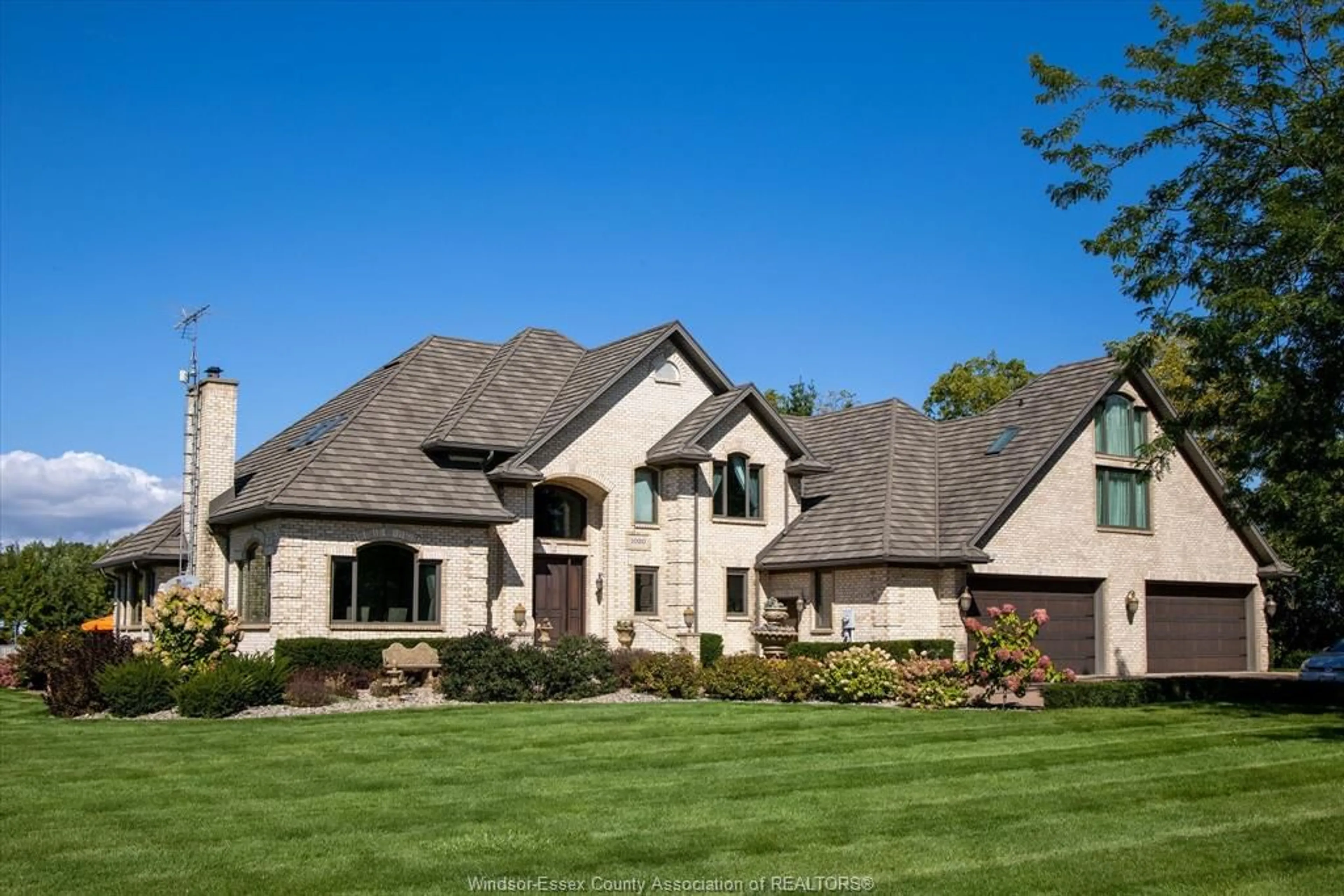 Home with brick exterior material, street for 1020 Road 6, Kingsville Ontario N9Y 2E9