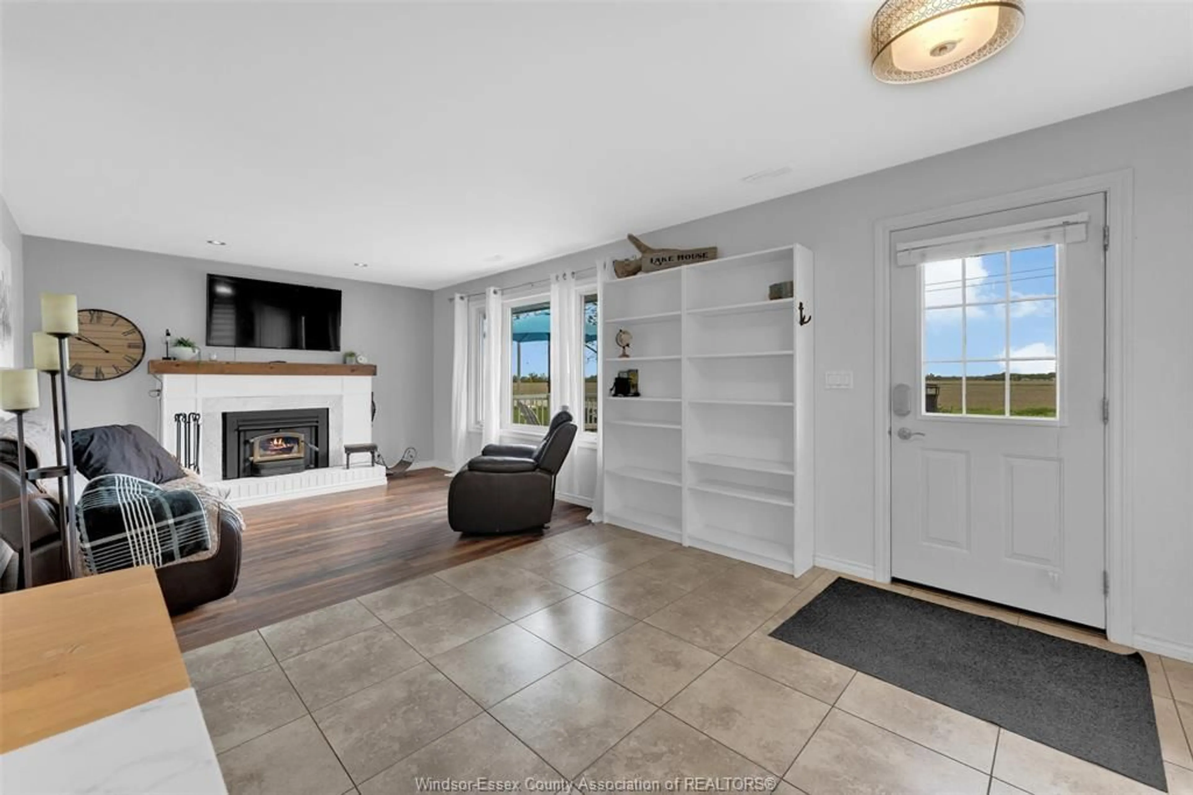 Unknown for 2414 FOX RUN, Leamington Ontario N0P 2P0
