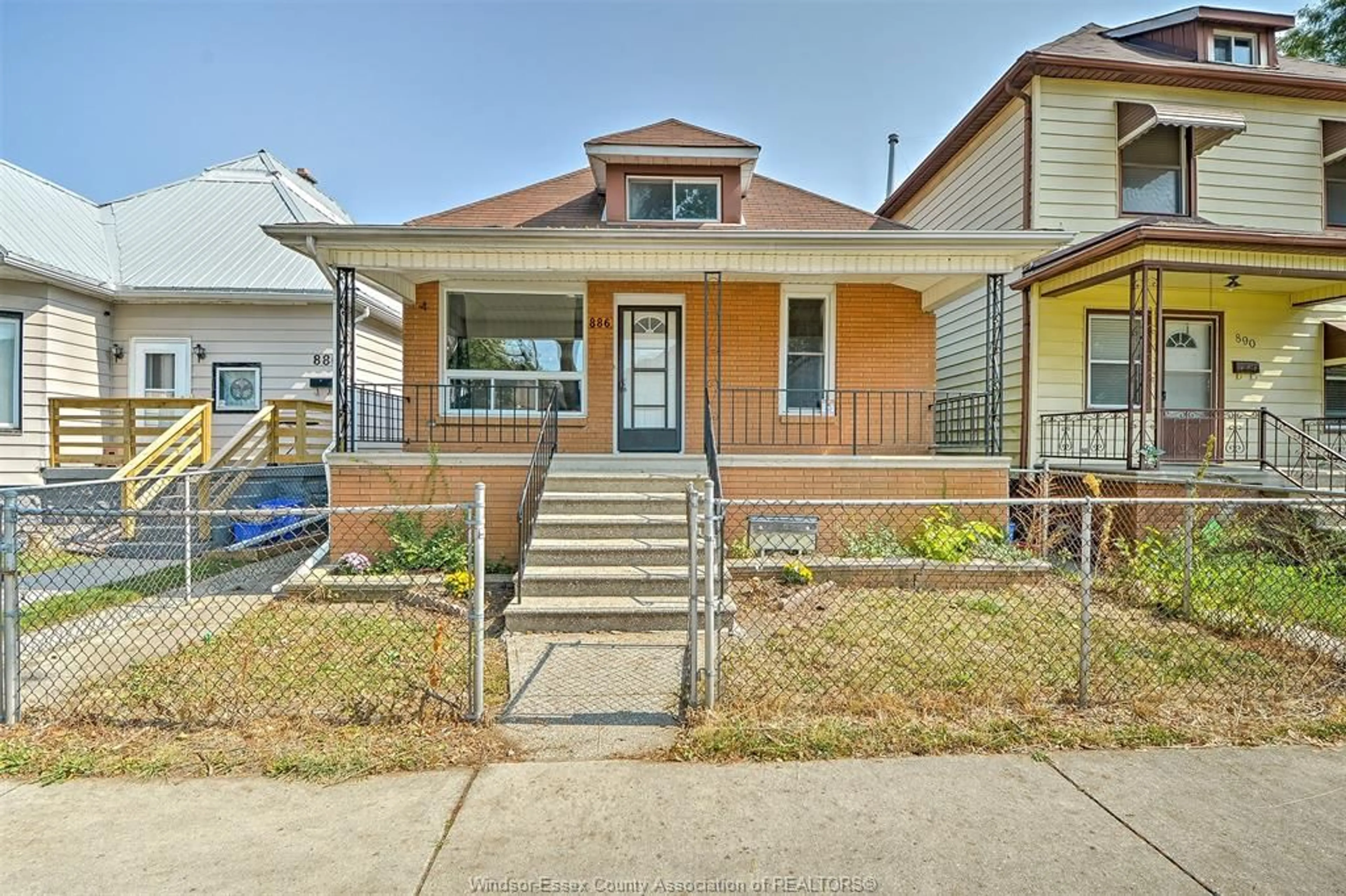 Home with brick exterior material, street for 886 LINCOLN, Windsor Ontario N9Y 2H1