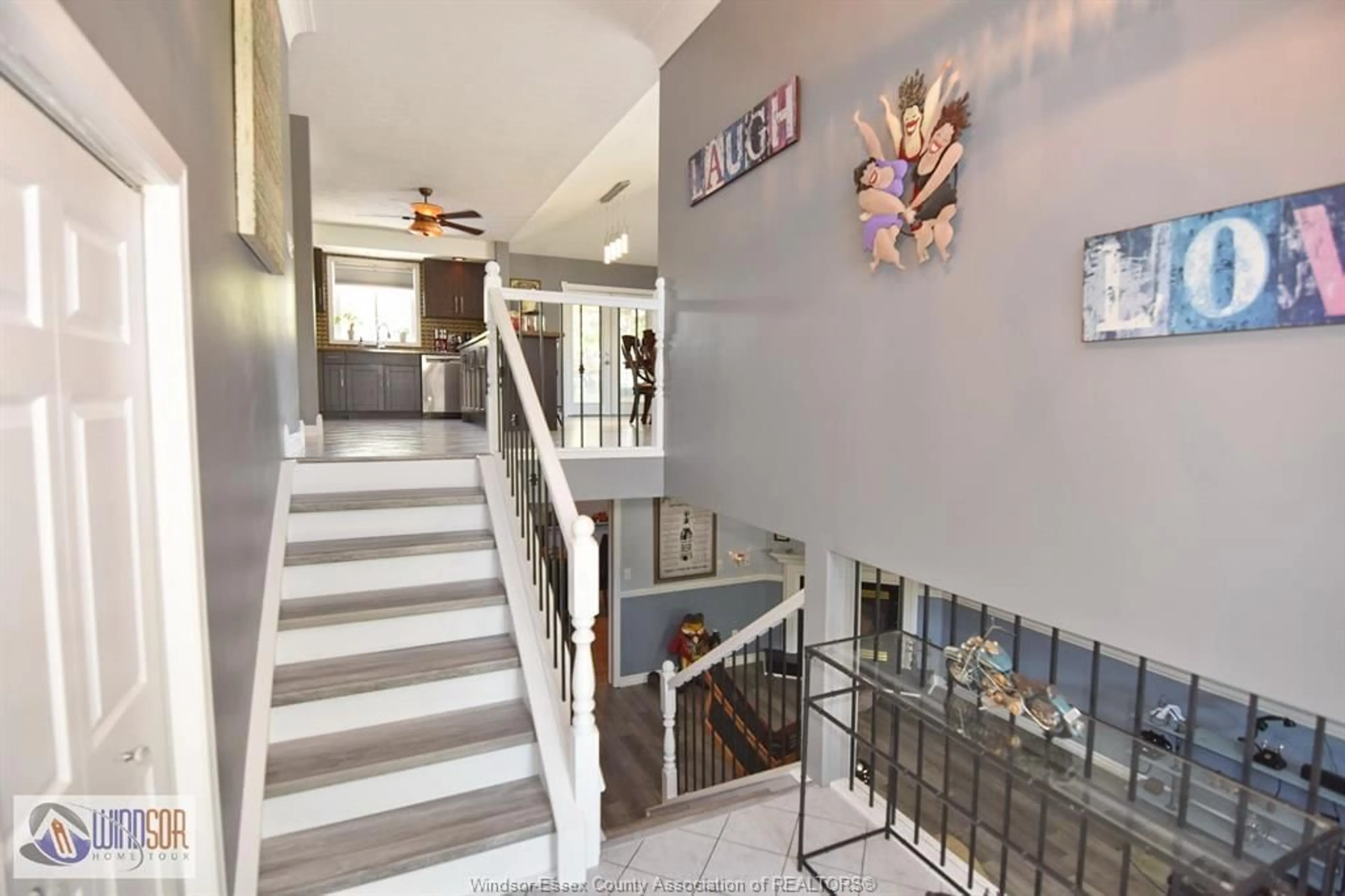 Indoor foyer for 180 TERRA LOU, Lakeshore Ontario N9L 0L9