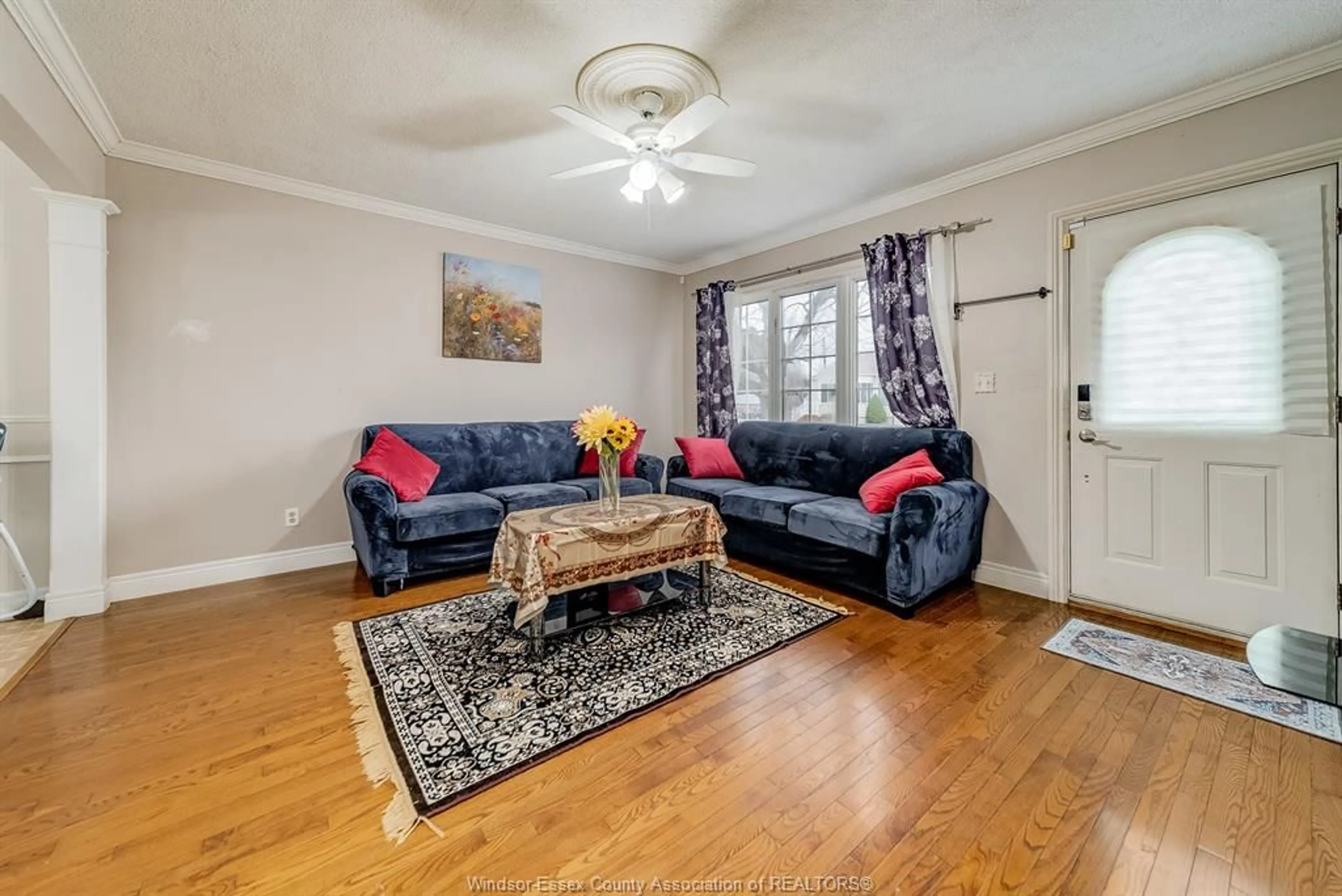 Living room with furniture, unknown for 65 PRINCE ARTHUR Ave, Chatham Ontario N7M 1X5