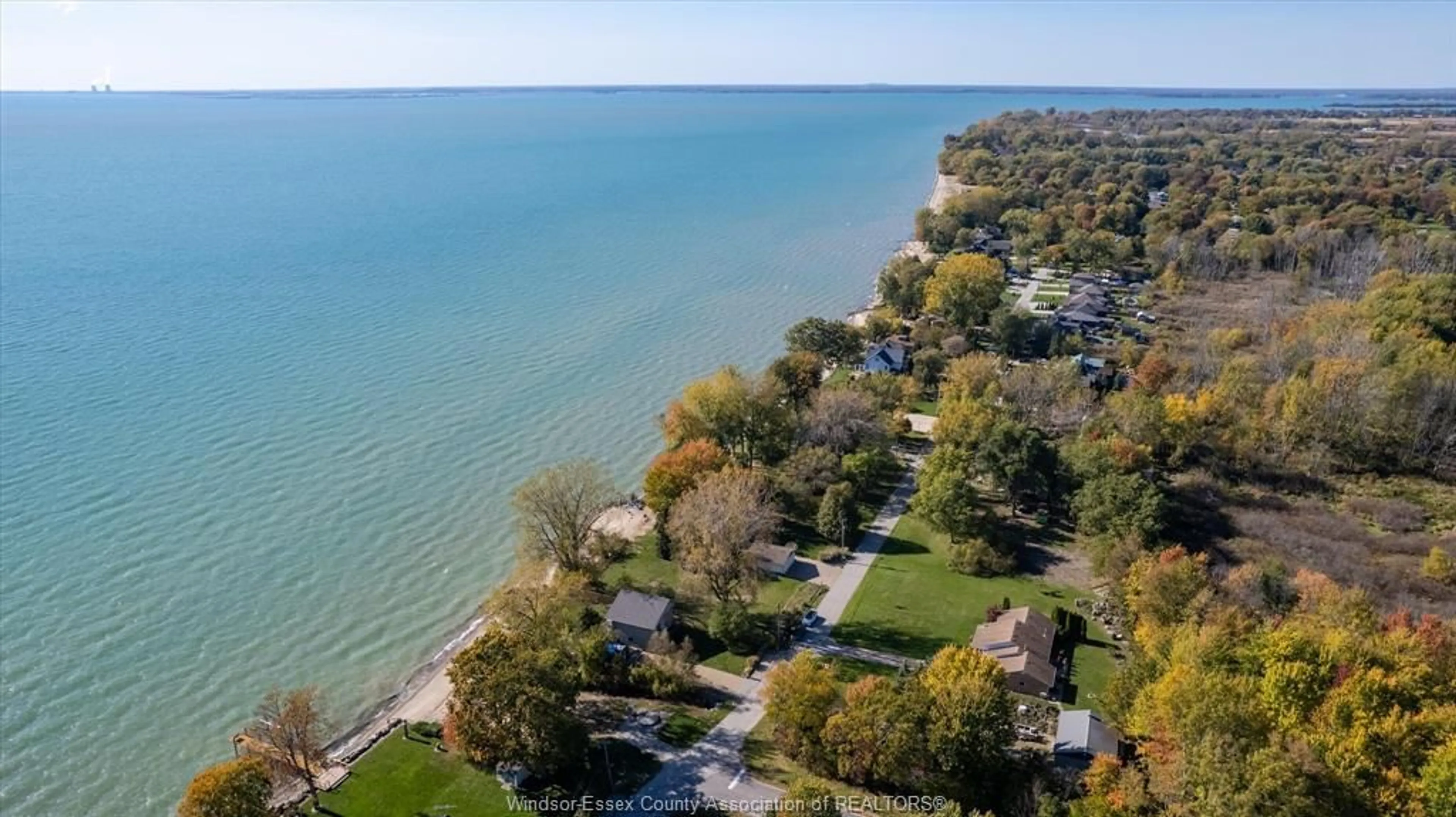 A pic from outside/outdoor area/front of a property/back of a property/a pic from drone, water/lake/river/ocean view for 181 LAKEWOOD Dr, Amherstburg Ontario N9V 2Y8