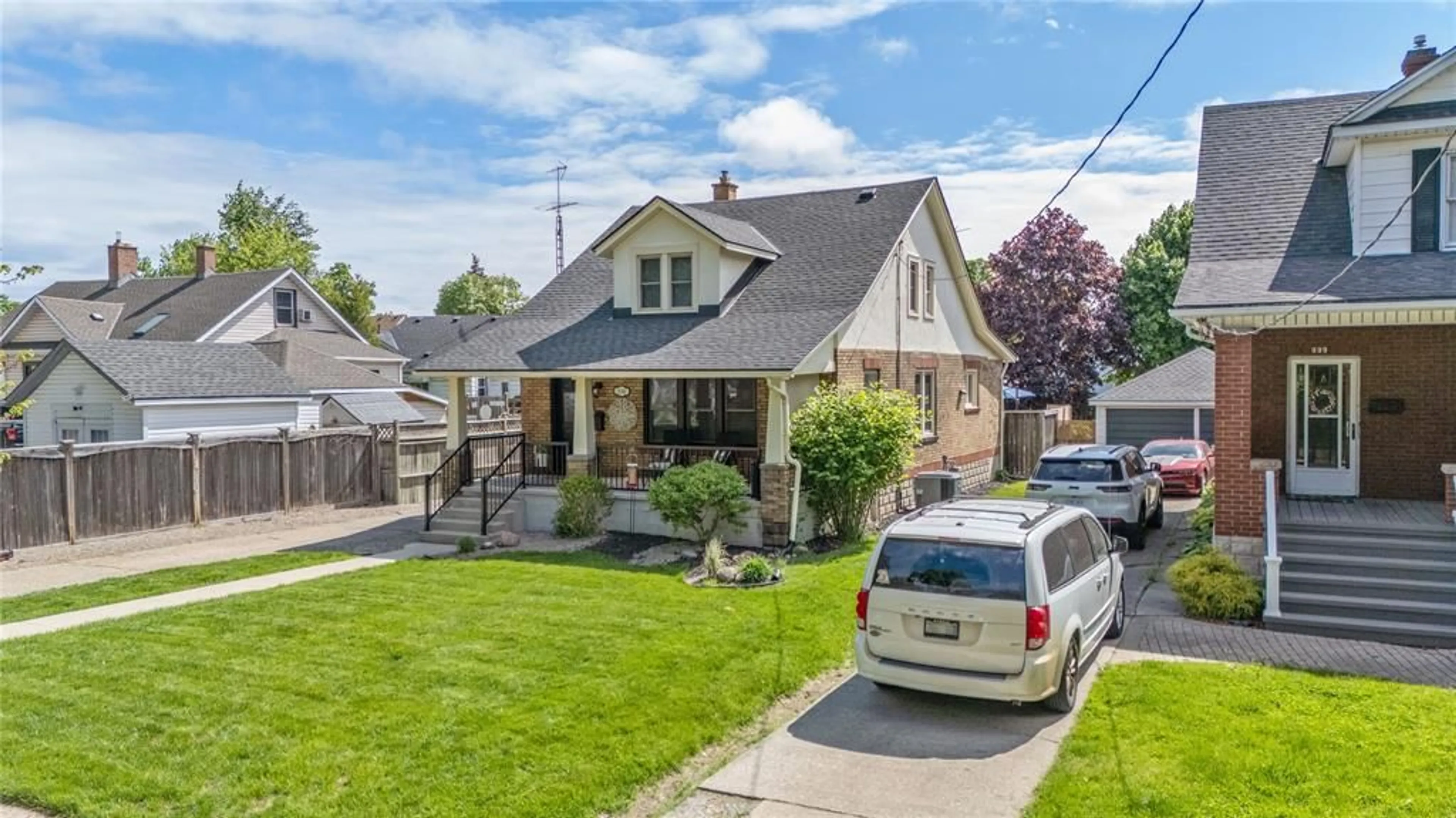 A pic from outside/outdoor area/front of a property/back of a property/a pic from drone, street for 336 BLANCHE St, Sarnia Ontario N7T 6N5
