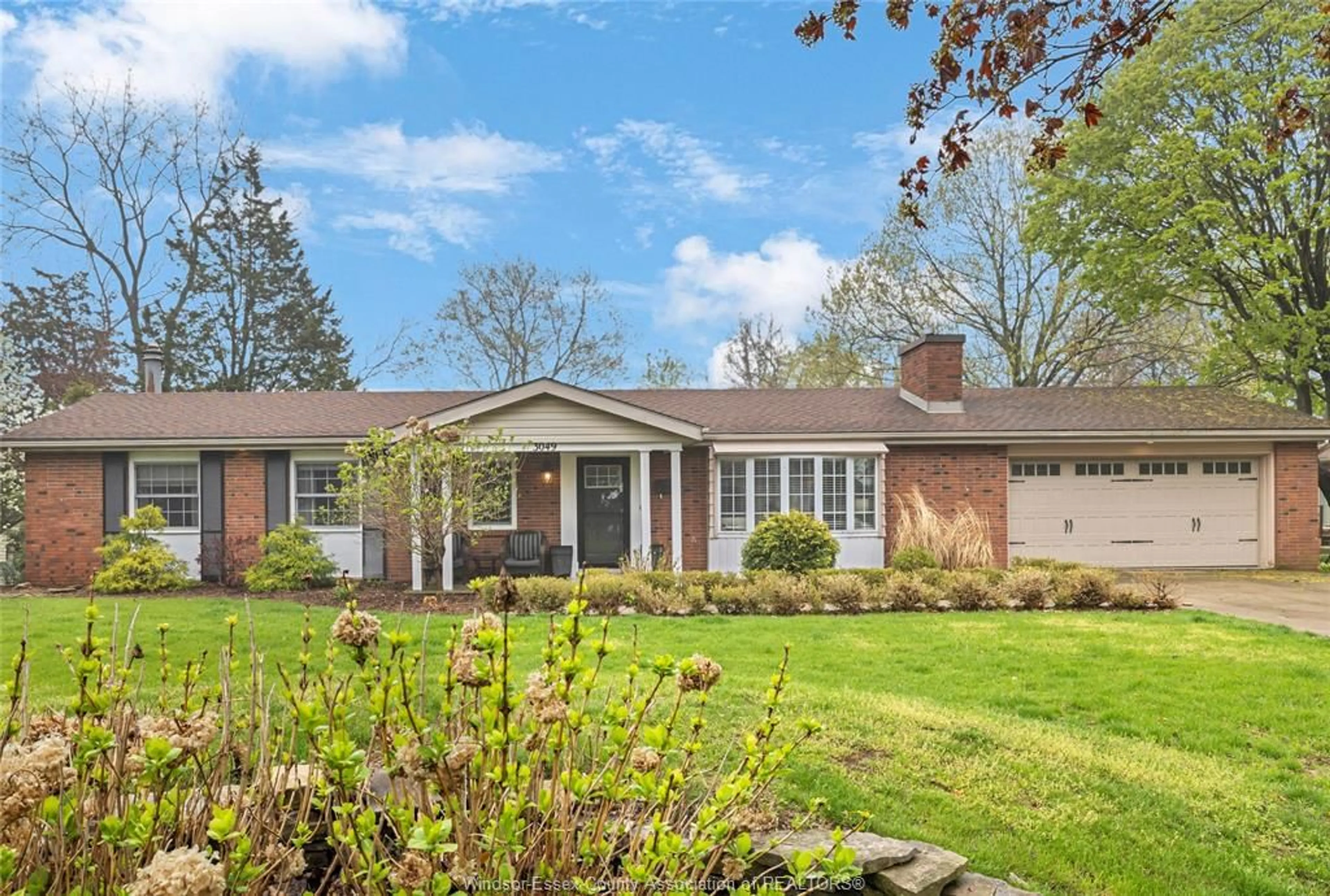 Home with brick exterior material, street for 3049 ROWLEY PARK Dr, Kingsville Ontario N9Y 2Y2