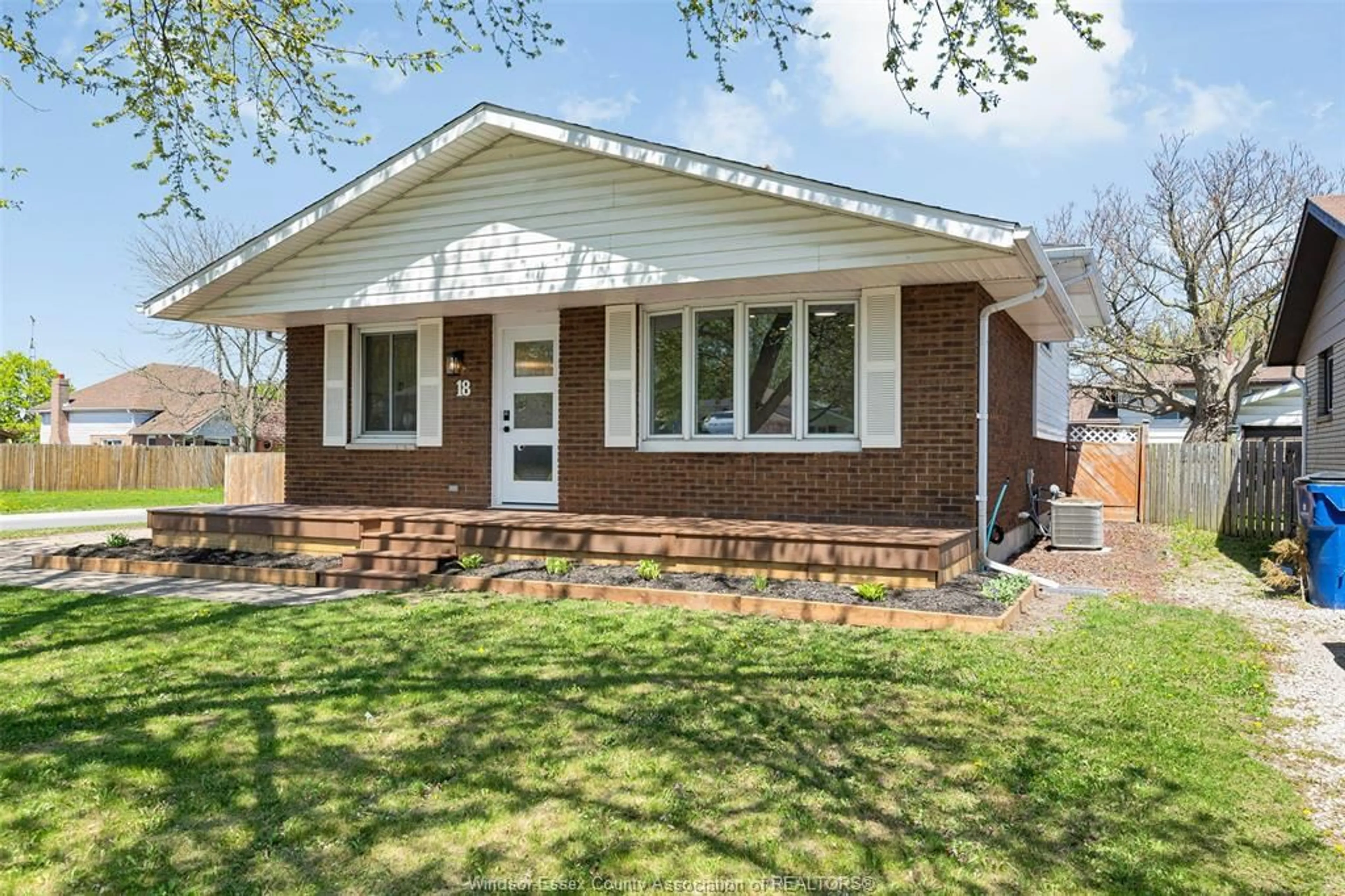 Home with brick exterior material, street for 18 PEARL St, Tilbury Ontario N0P 2L0