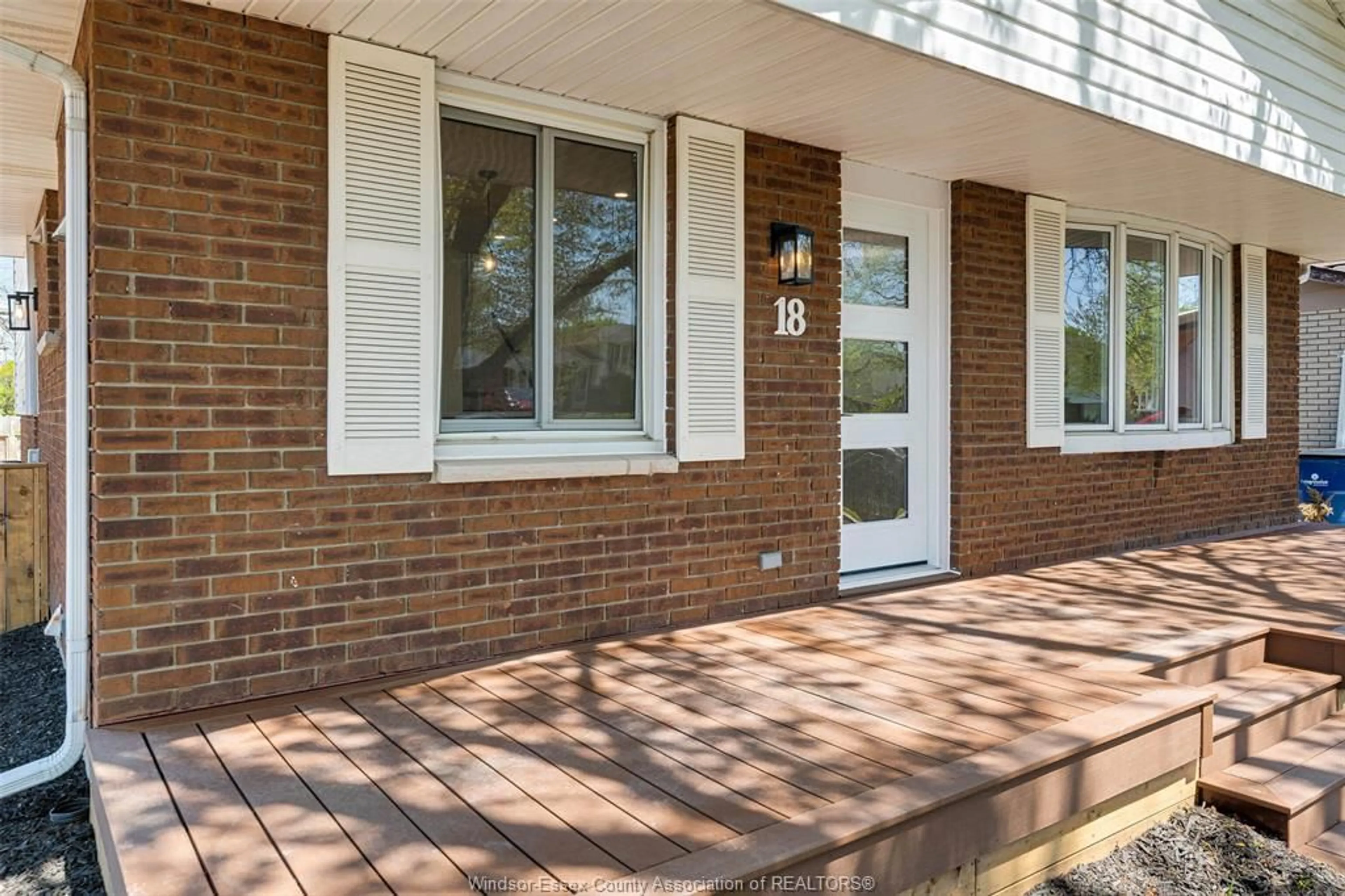 Home with brick exterior material, street for 18 PEARL St, Tilbury Ontario N0P 2L0