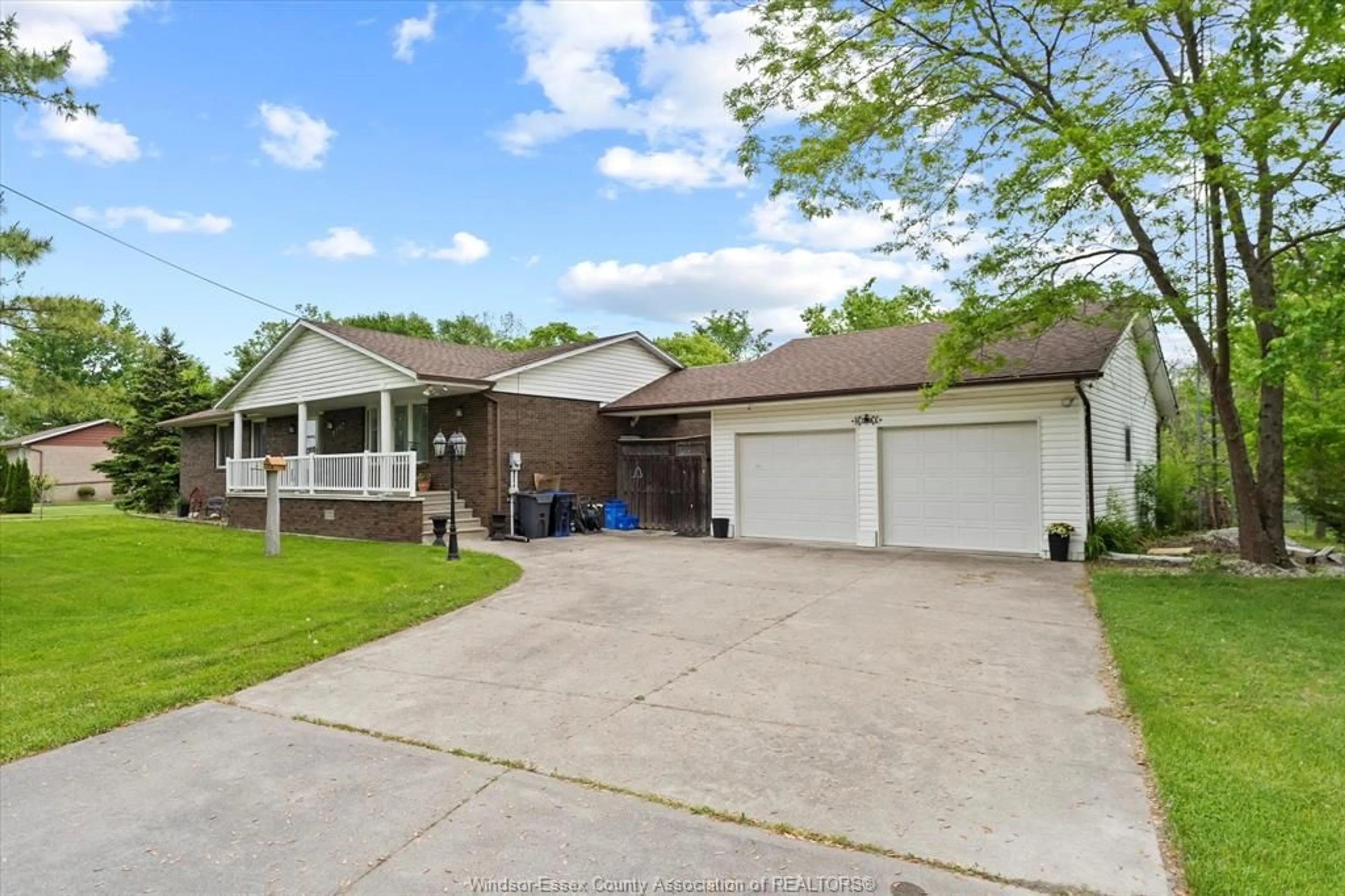 A pic from outside/outdoor area/front of a property/back of a property/a pic from drone, street for 8297 CONCESSION 8 Rd, Amherstburg Ontario N0R 1J0