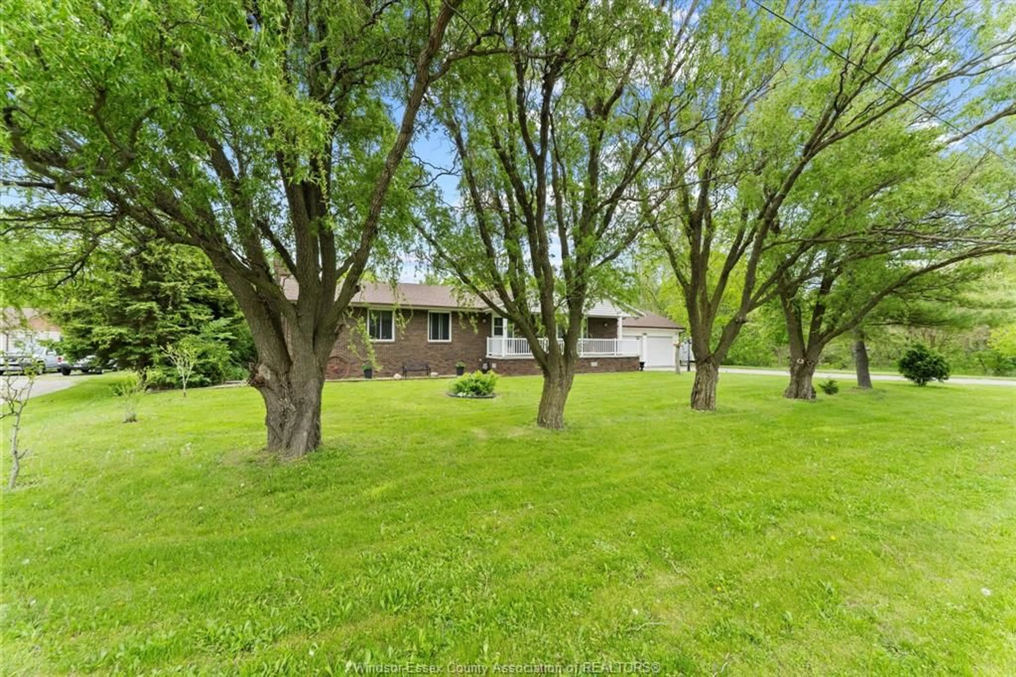 A pic from outside/outdoor area/front of a property/back of a property/a pic from drone, unknown for 8297 CONCESSION 8 Rd, Amherstburg Ontario N0R 1J0