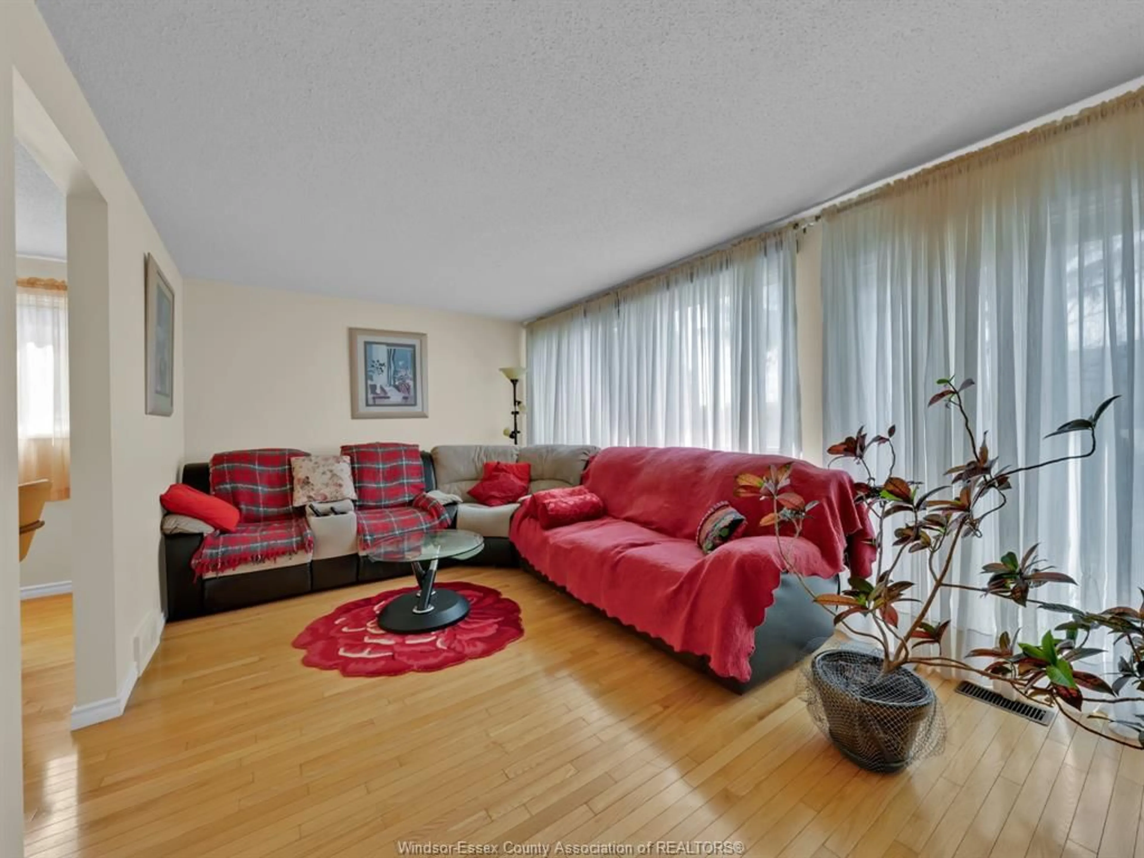 Living room with furniture, unknown for 3049 SUFFOLK STREET, Windsor Ontario N8R 1P1