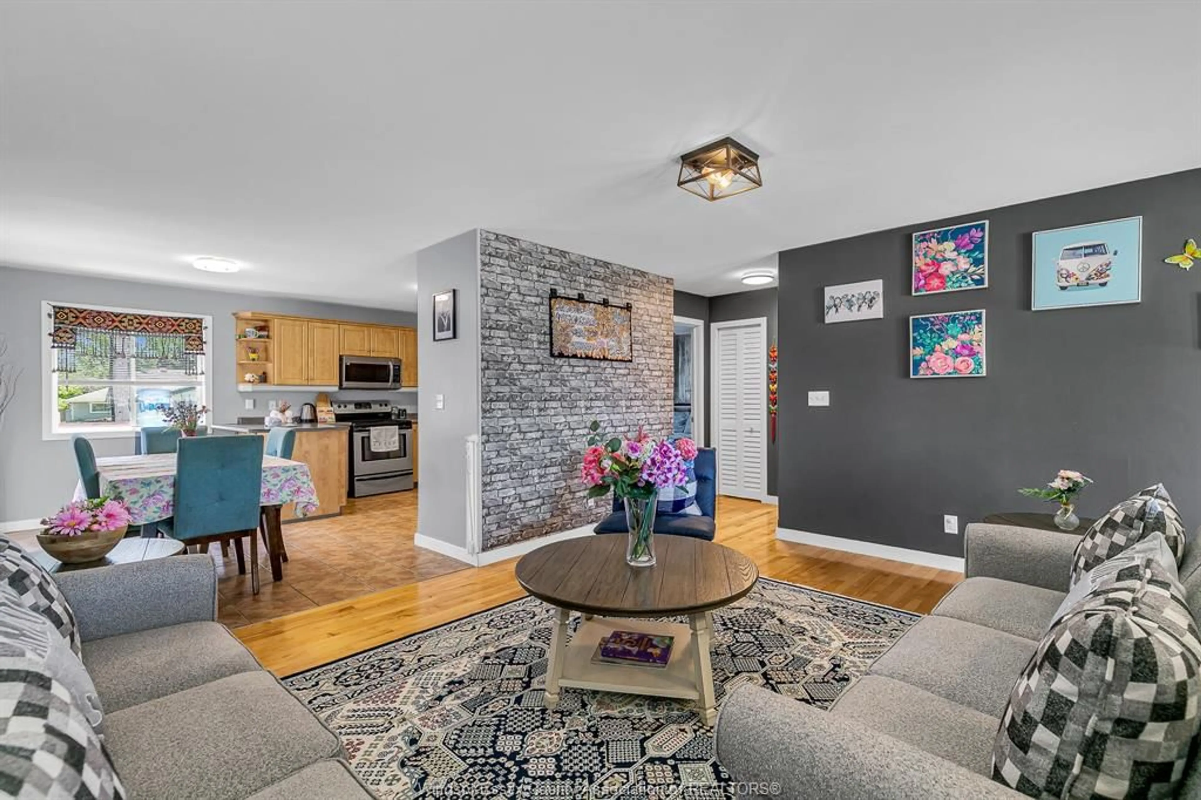 Living room with furniture, unknown for 200 RIVERVIEW Ave, LaSalle Ontario N9J 3Y1