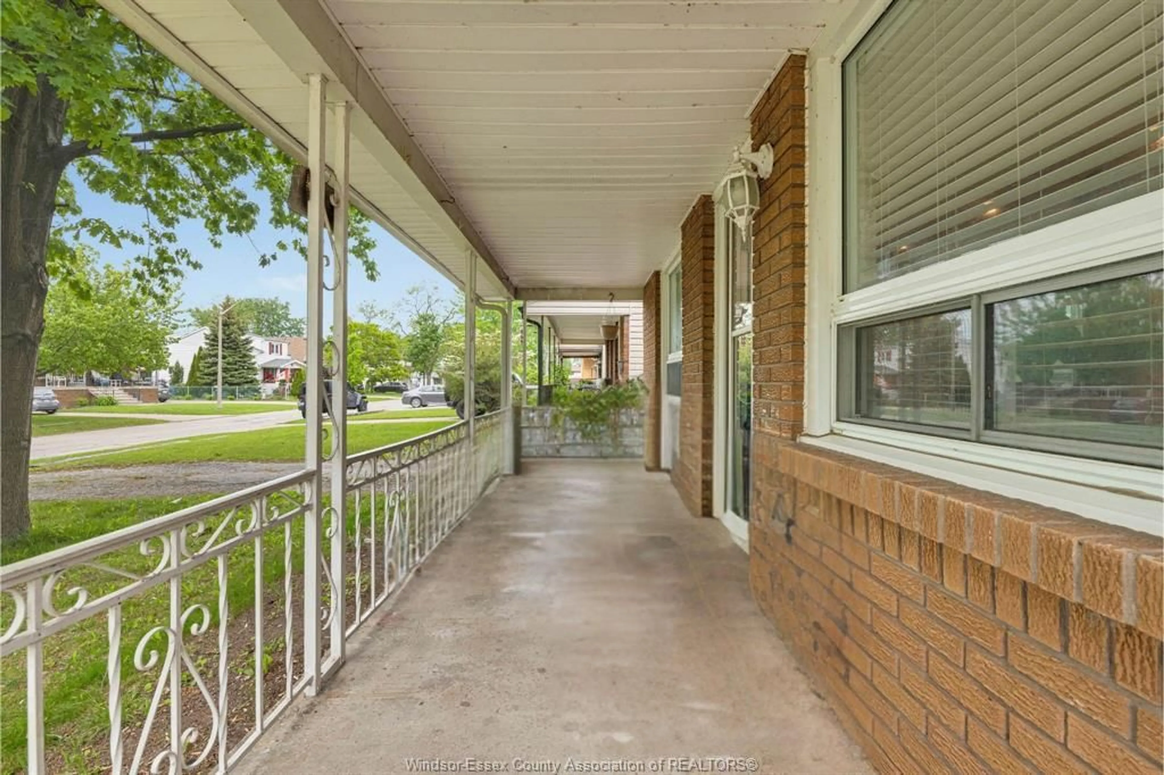 Unknown for 635 Alexandrine St, Windsor Ontario N8X 3C1