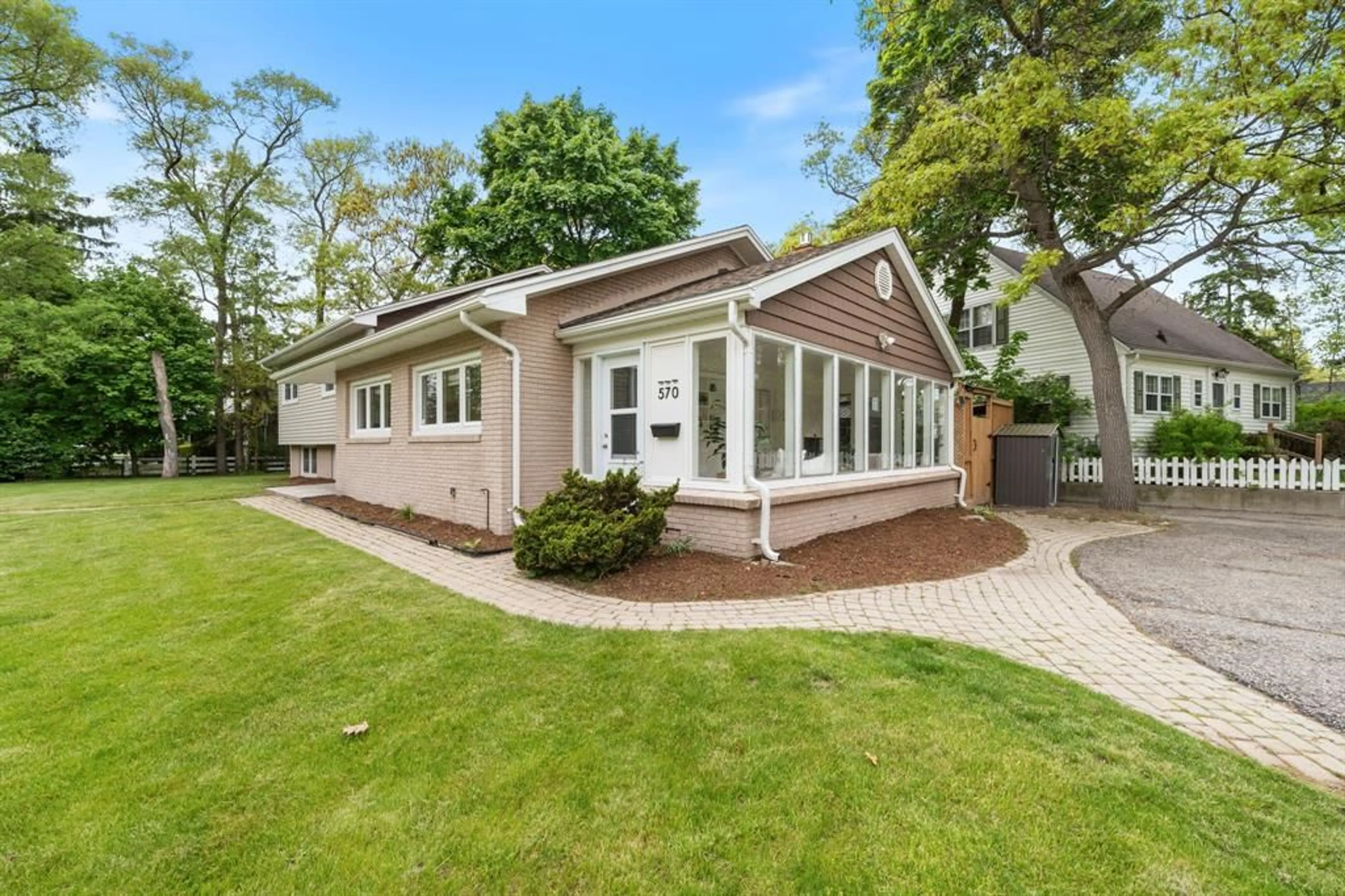 Home with vinyl exterior material, street for 570 CATHCART Blvd, Sarnia Ontario N7V 2N2