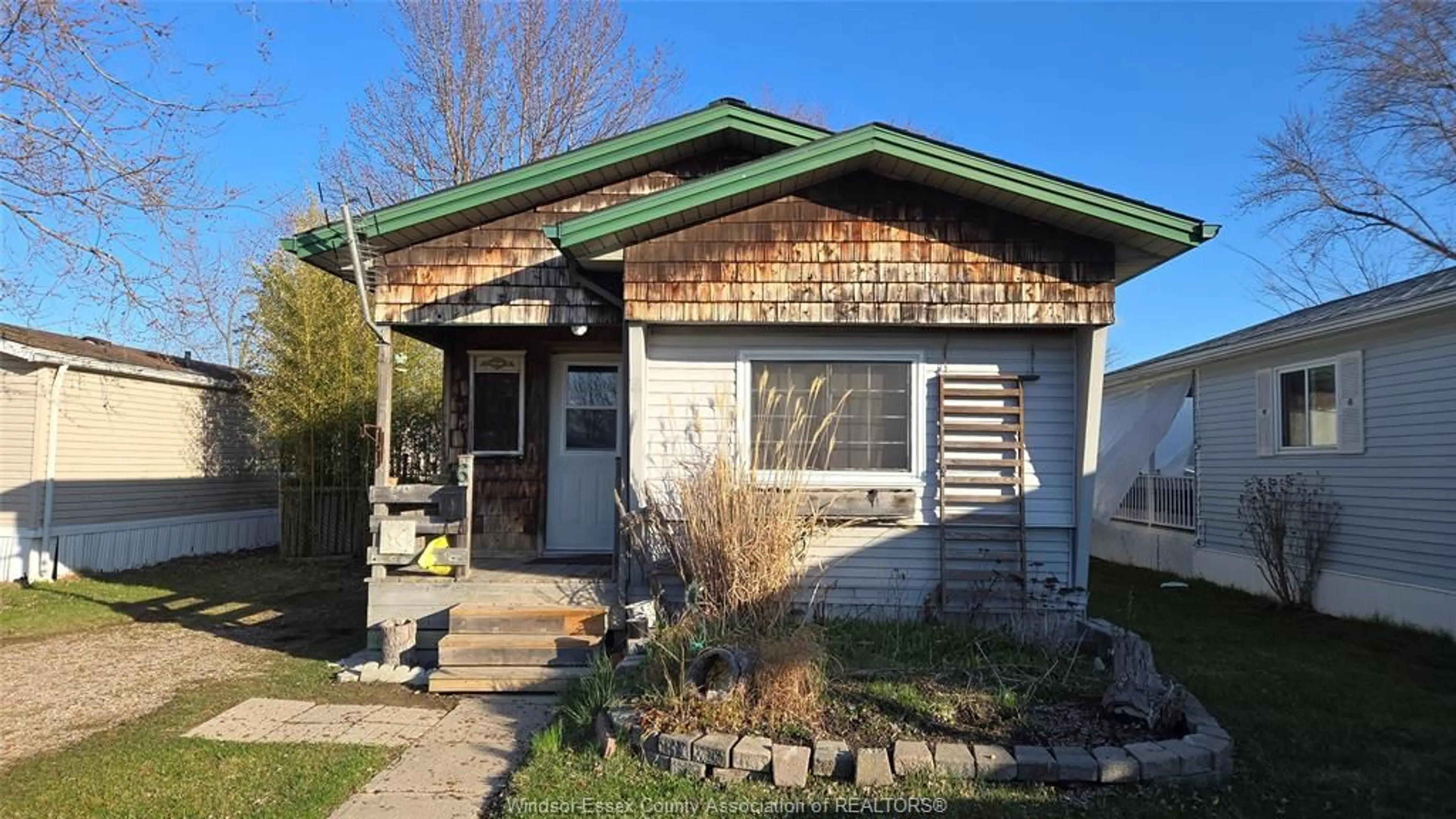 Unknown for 6 MAPLE Dr, McGregor Ontario N0R 1J0