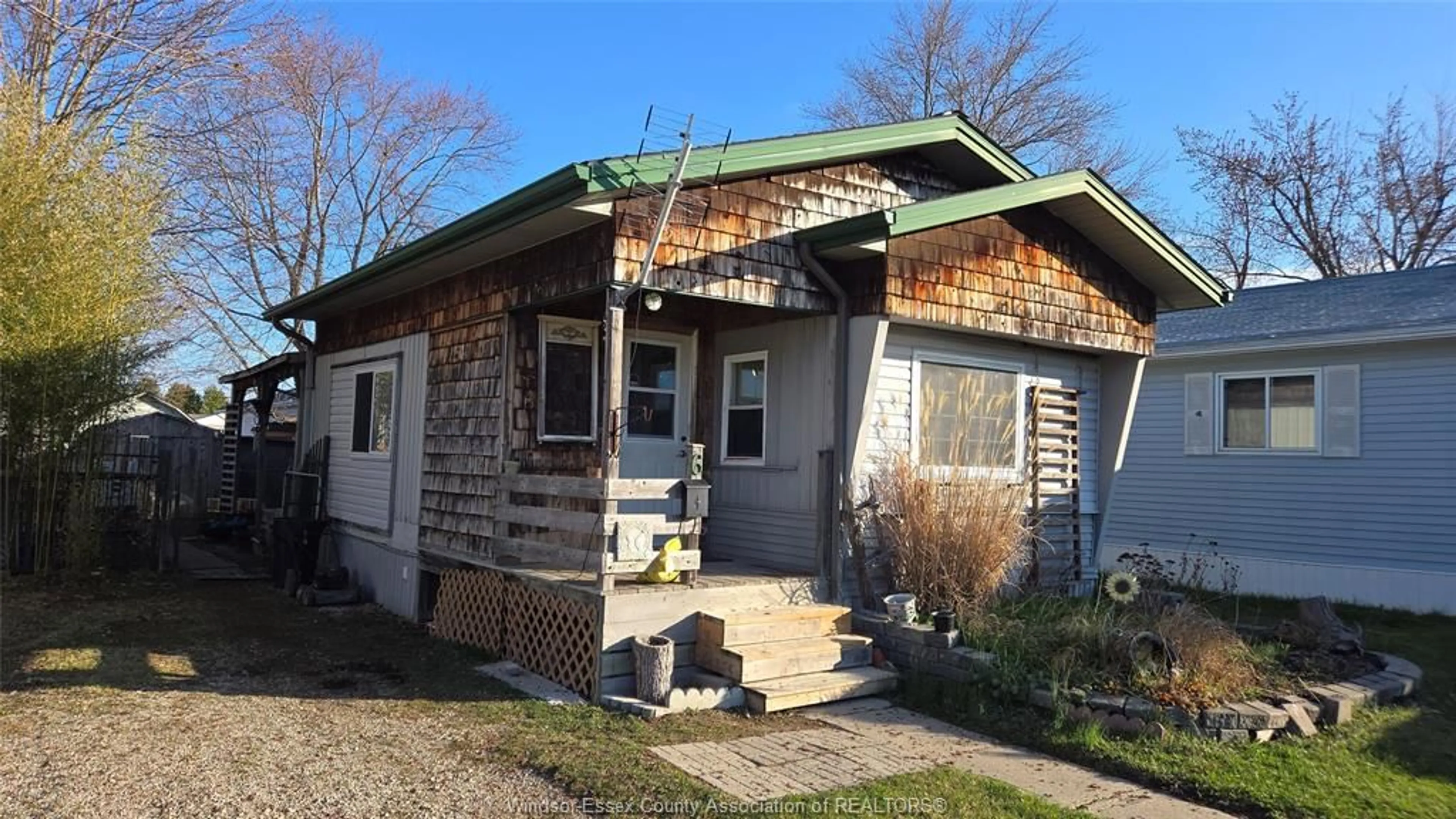 Unknown for 6 MAPLE Dr, McGregor Ontario N0R 1J0
