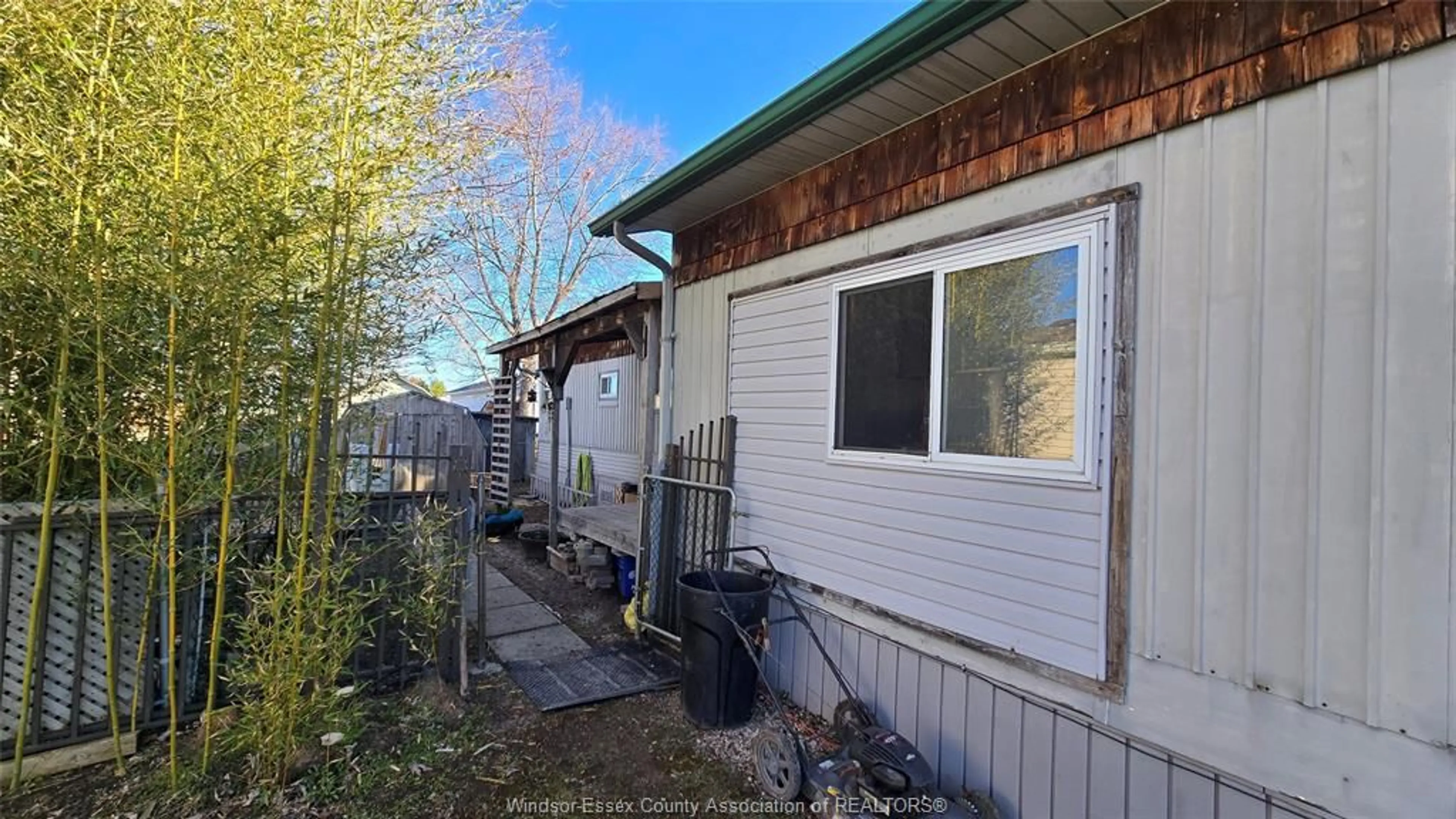 Unknown for 6 MAPLE Dr, McGregor Ontario N0R 1J0