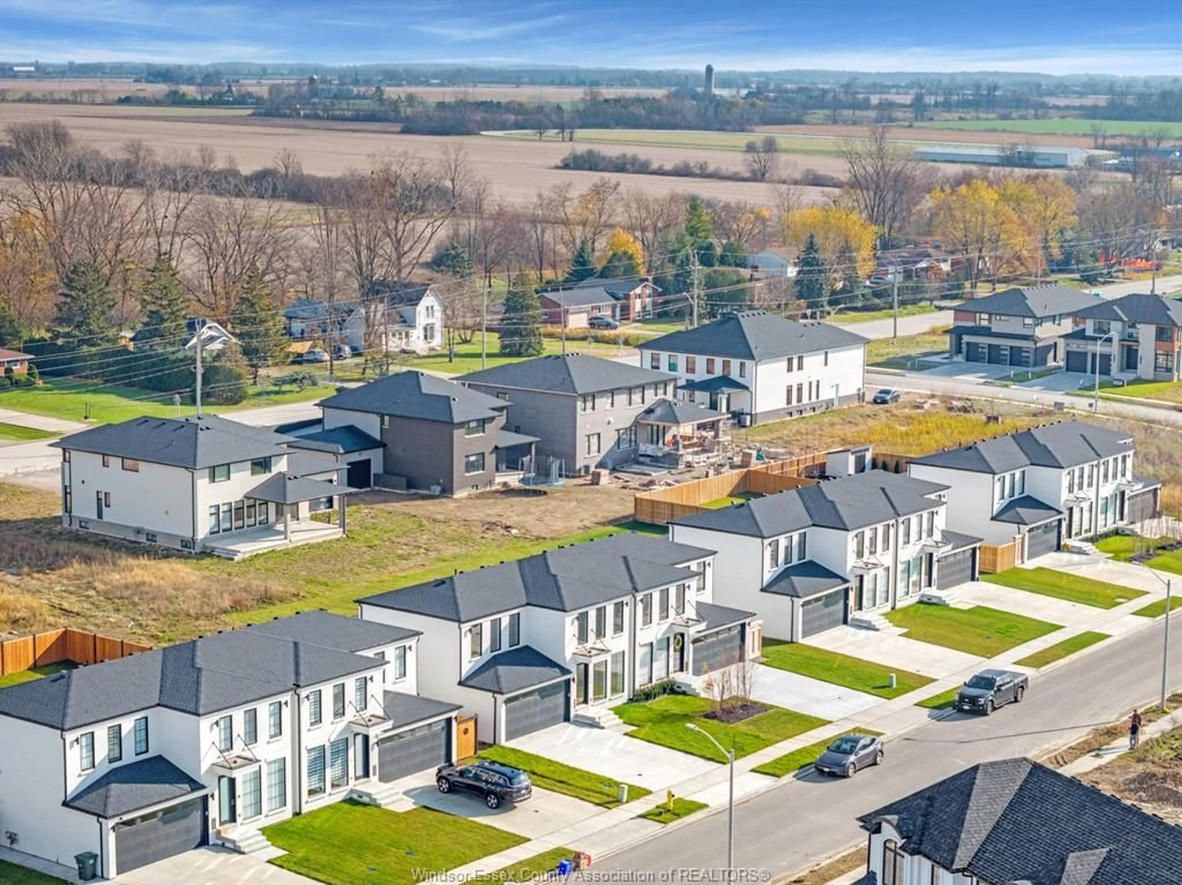 A pic from outside/outdoor area/front of a property/back of a property/a pic from drone, street for 4557 VALERIO Cres, LaSalle Ontario N9H 0N2