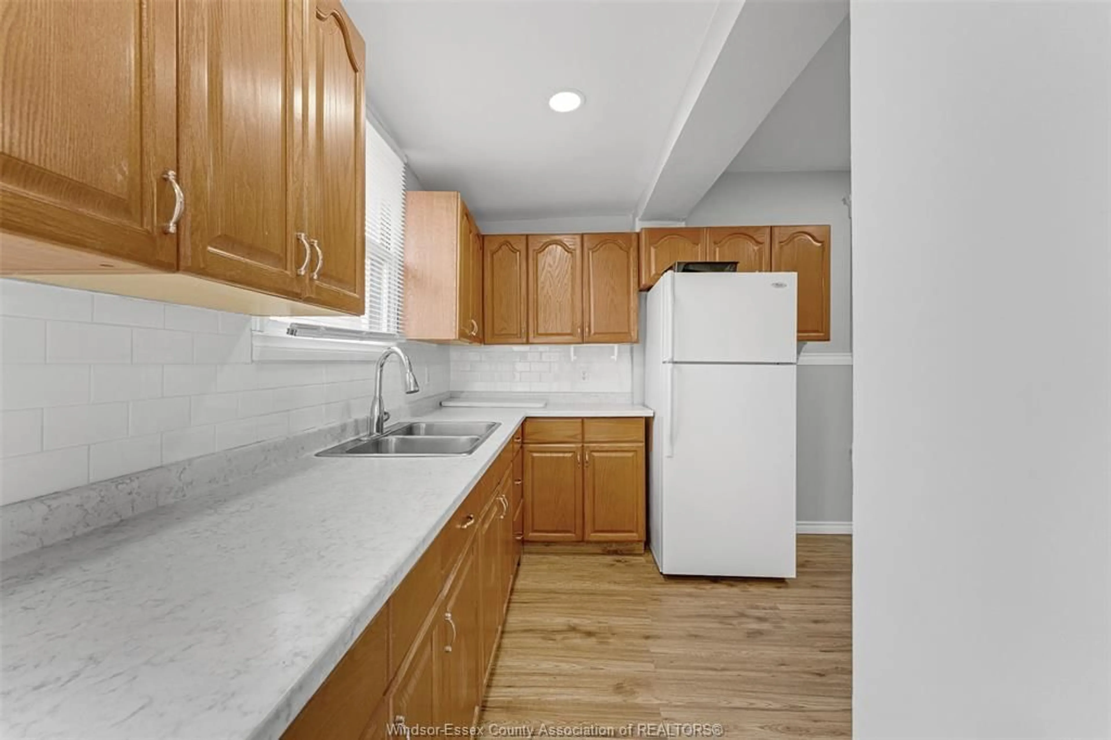 Standard kitchen, unknown for 548 Moy Ave, Windsor Ontario N9A 2N4