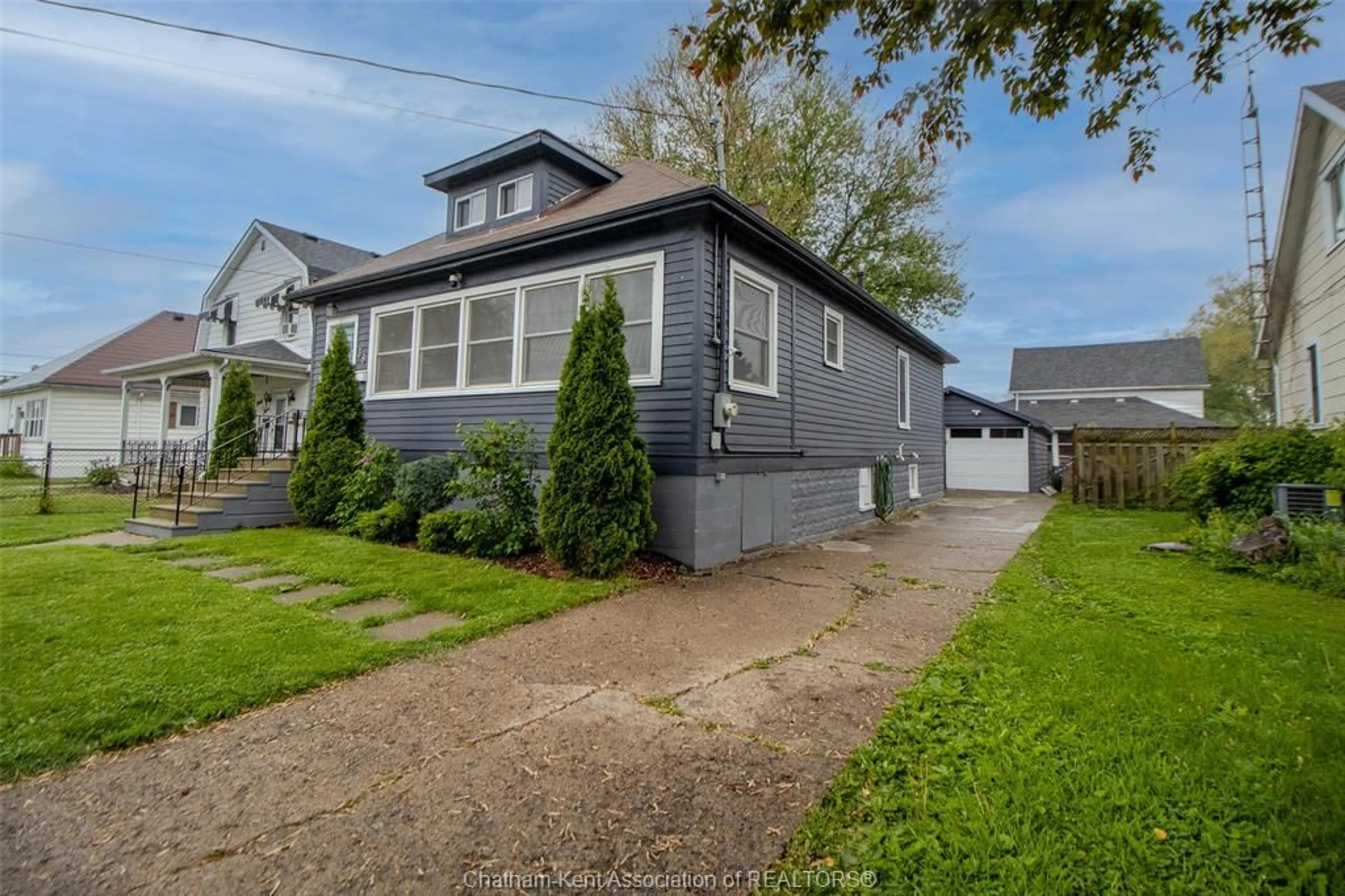 Unknown for 39 Lorne Ave, Wallaceburg Ontario N8A 3Y8