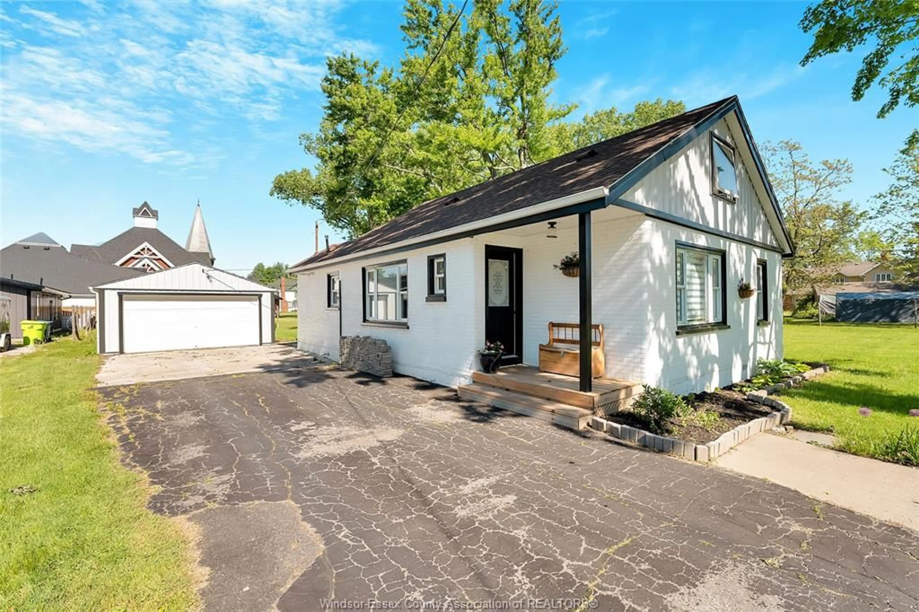 A pic from outside/outdoor area/front of a property/back of a property/a pic from drone, street for 2615 Victoria St, Woodslee Ontario N0R 1V0