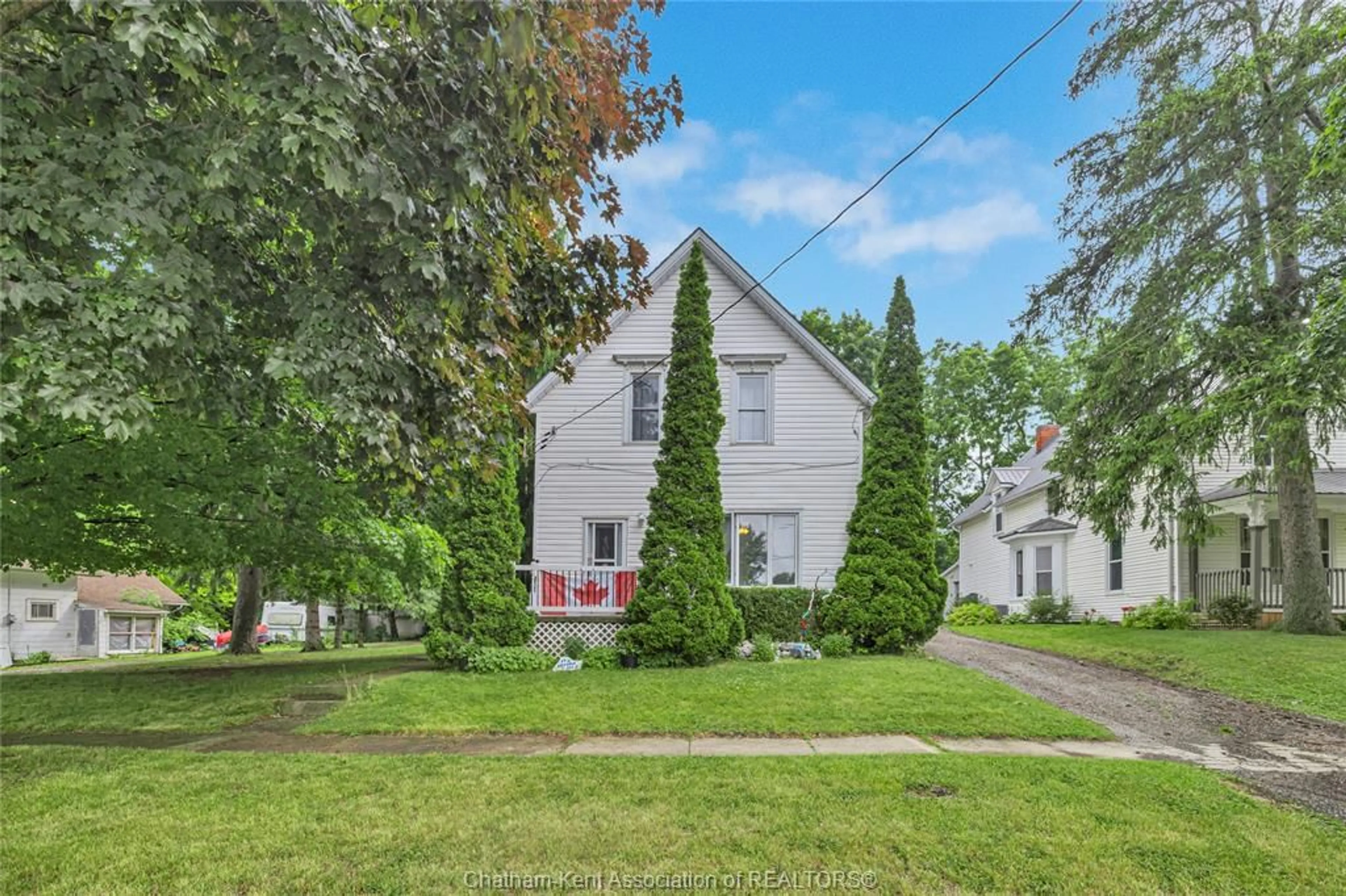 A pic from outside/outdoor area/front of a property/back of a property/a pic from drone, street for 25 VICTORIA Ave, Ridgetown Ontario N0P 2C0