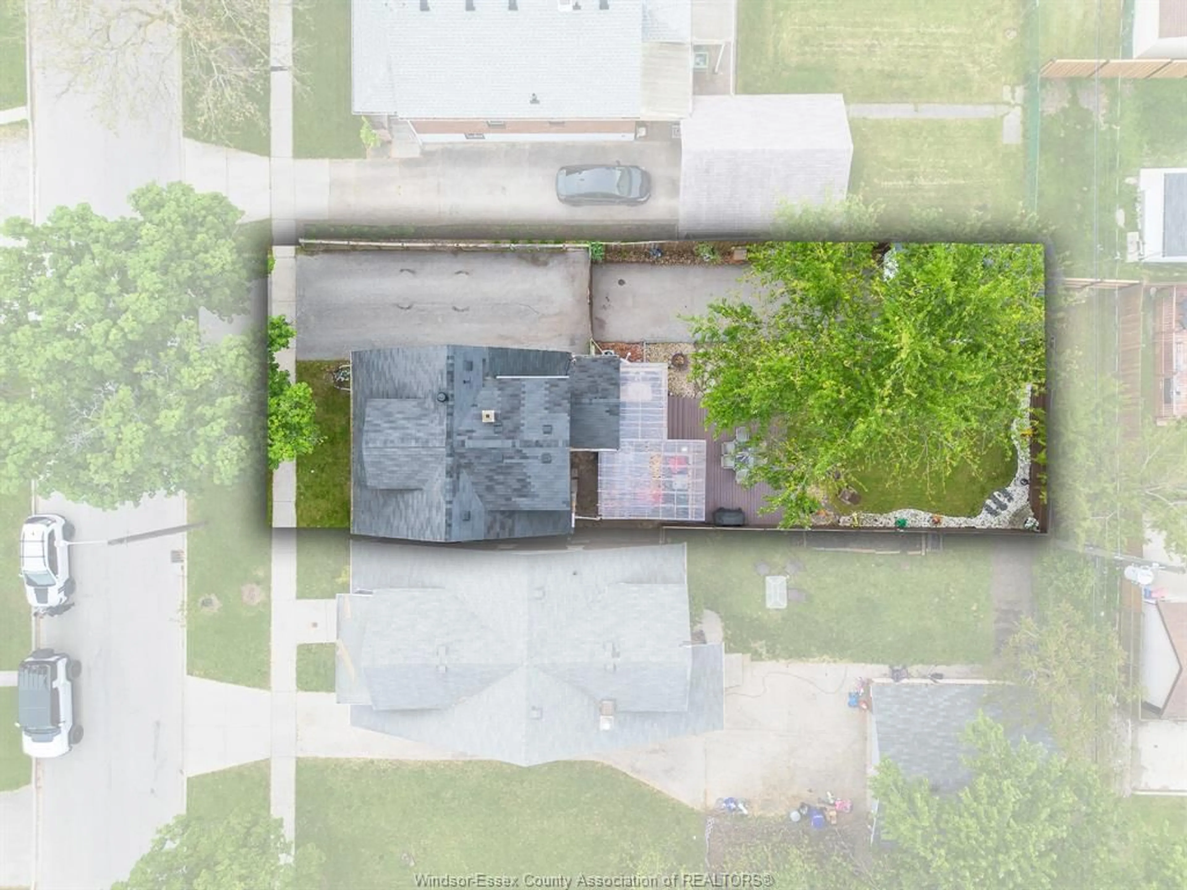 A pic from outside/outdoor area/front of a property/back of a property/a pic from drone, unknown for 1575 ALBERT, Windsor Ontario N8Y 3R3
