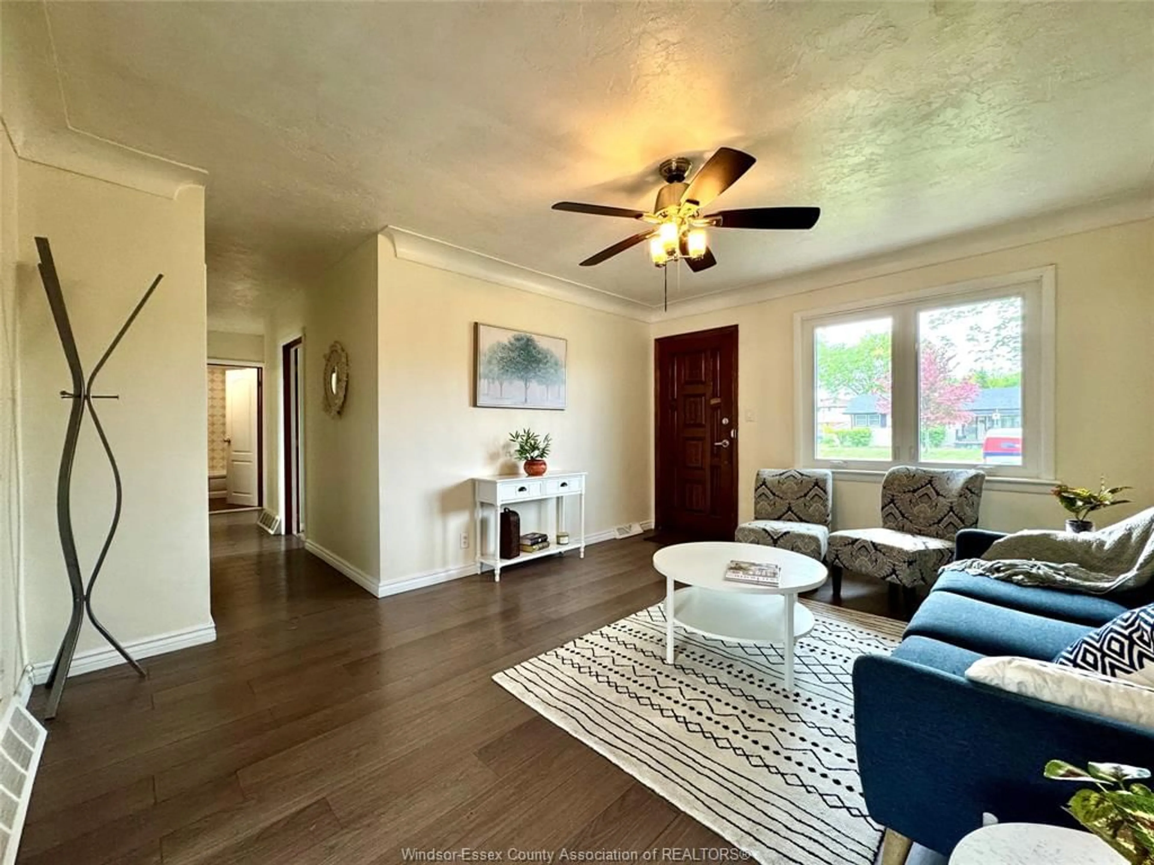 Living room with furniture, wood/laminate floor for 1621 CAMPBELL, Windsor Ontario N9B 2K5