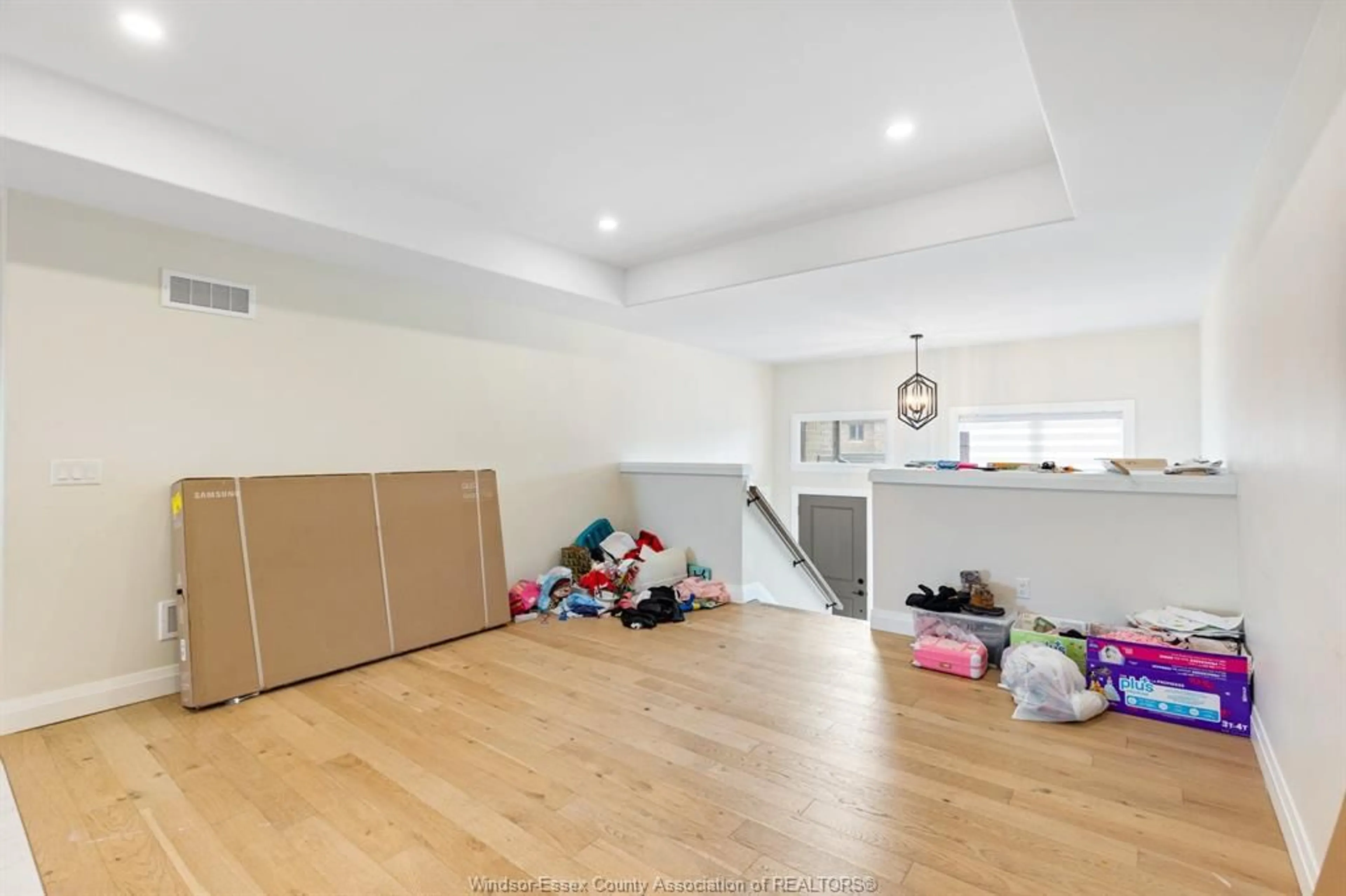 A pic of a room for 721 Faleria St, Lakeshore Ontario N8L 0K1
