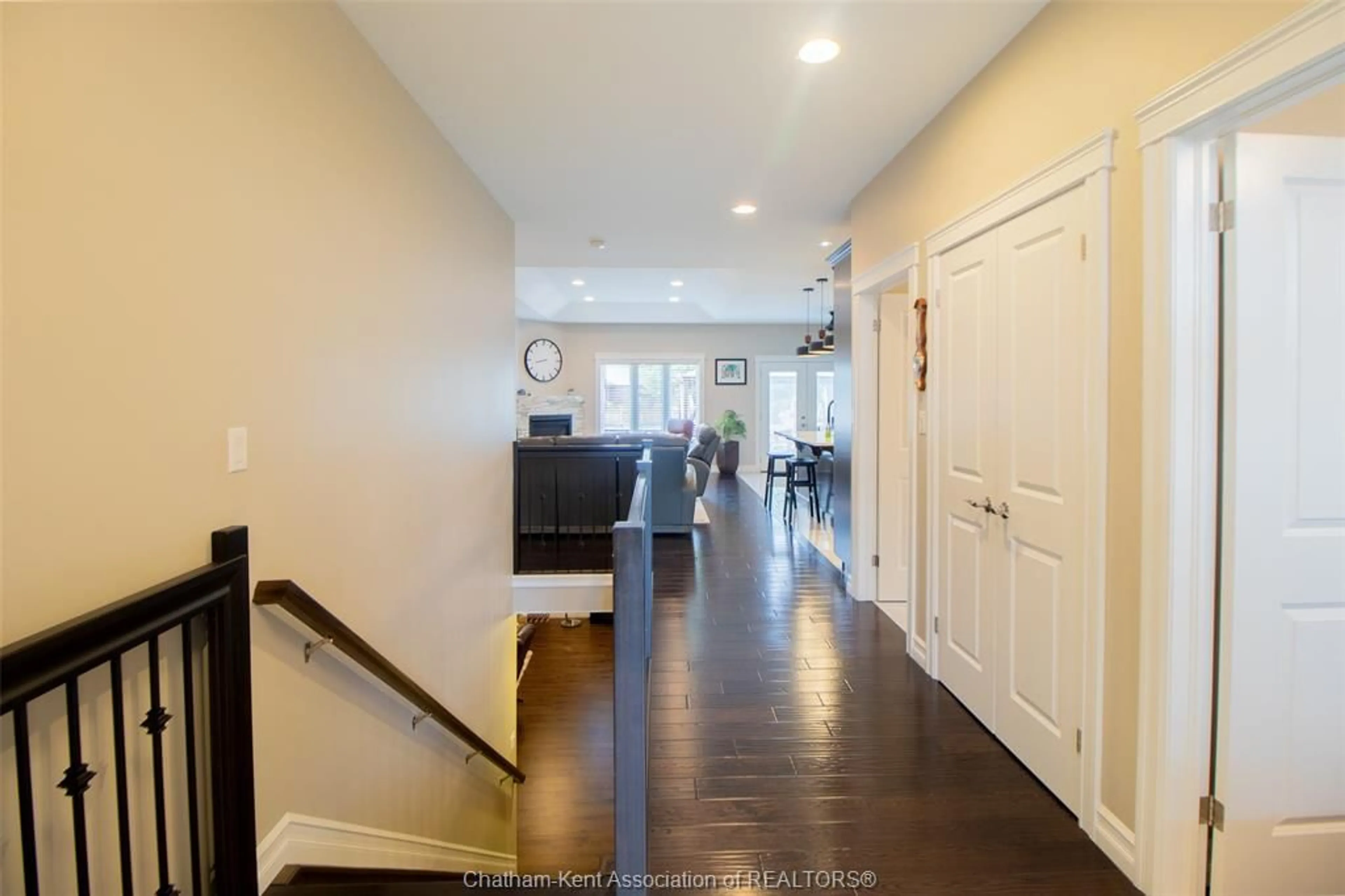 Indoor foyer for 411 TWILIGHT Trail, Chatham Ontario N7L 0B9