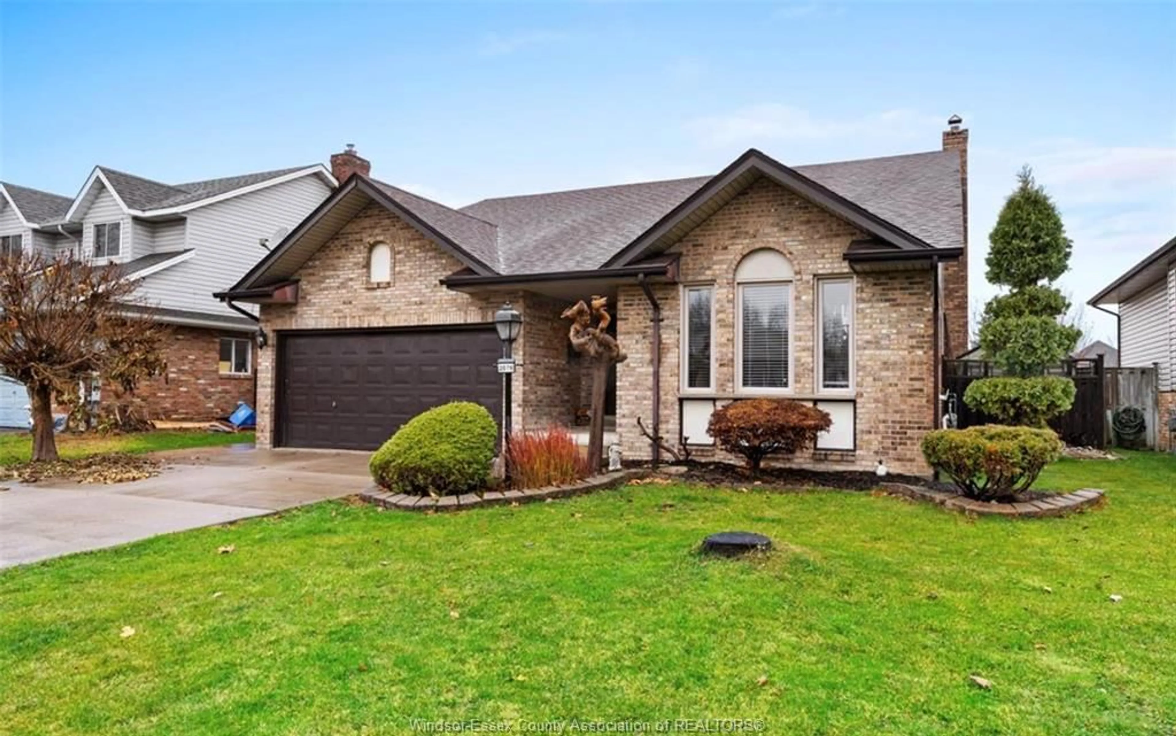 Home with brick exterior material, street for 2076 EDGEMORE, LaSalle Ontario N9H 2E1