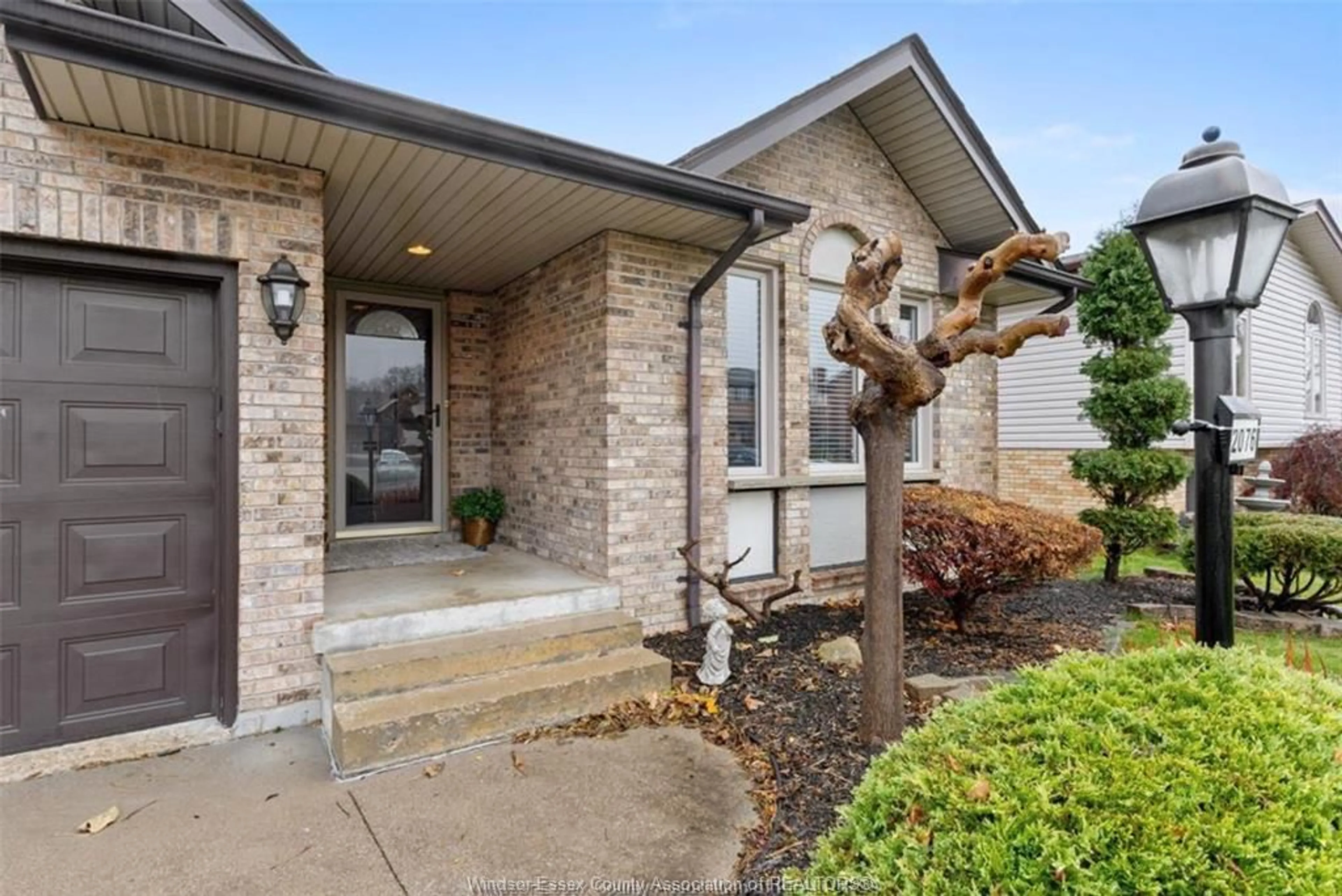 Home with brick exterior material, street for 2076 EDGEMORE, LaSalle Ontario N9H 2E1