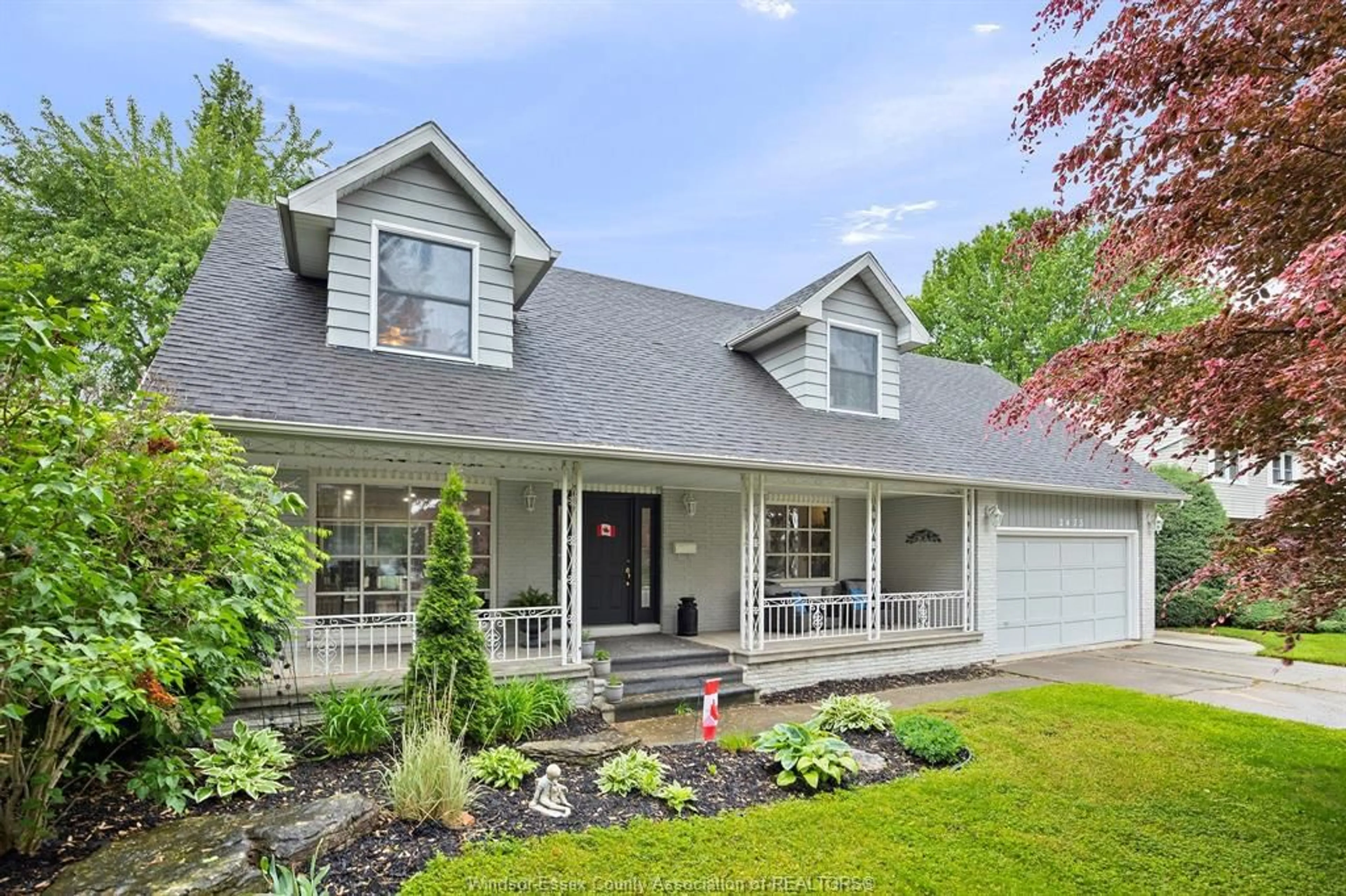 Home with vinyl exterior material, street for 2475 CURRY, Windsor Ontario N9E 2S4