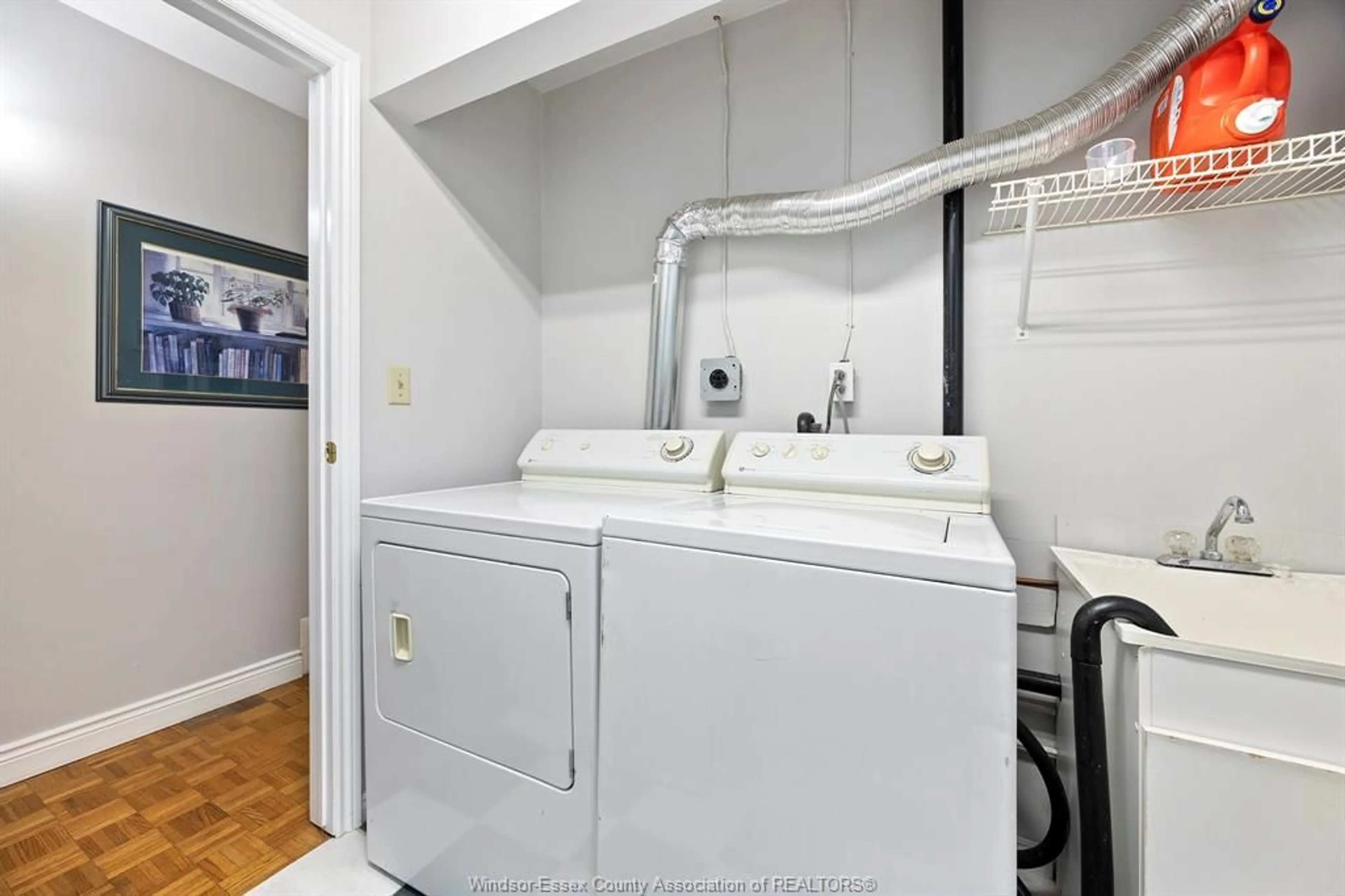 Laundry room for 2475 CURRY, Windsor Ontario N9E 2S4
